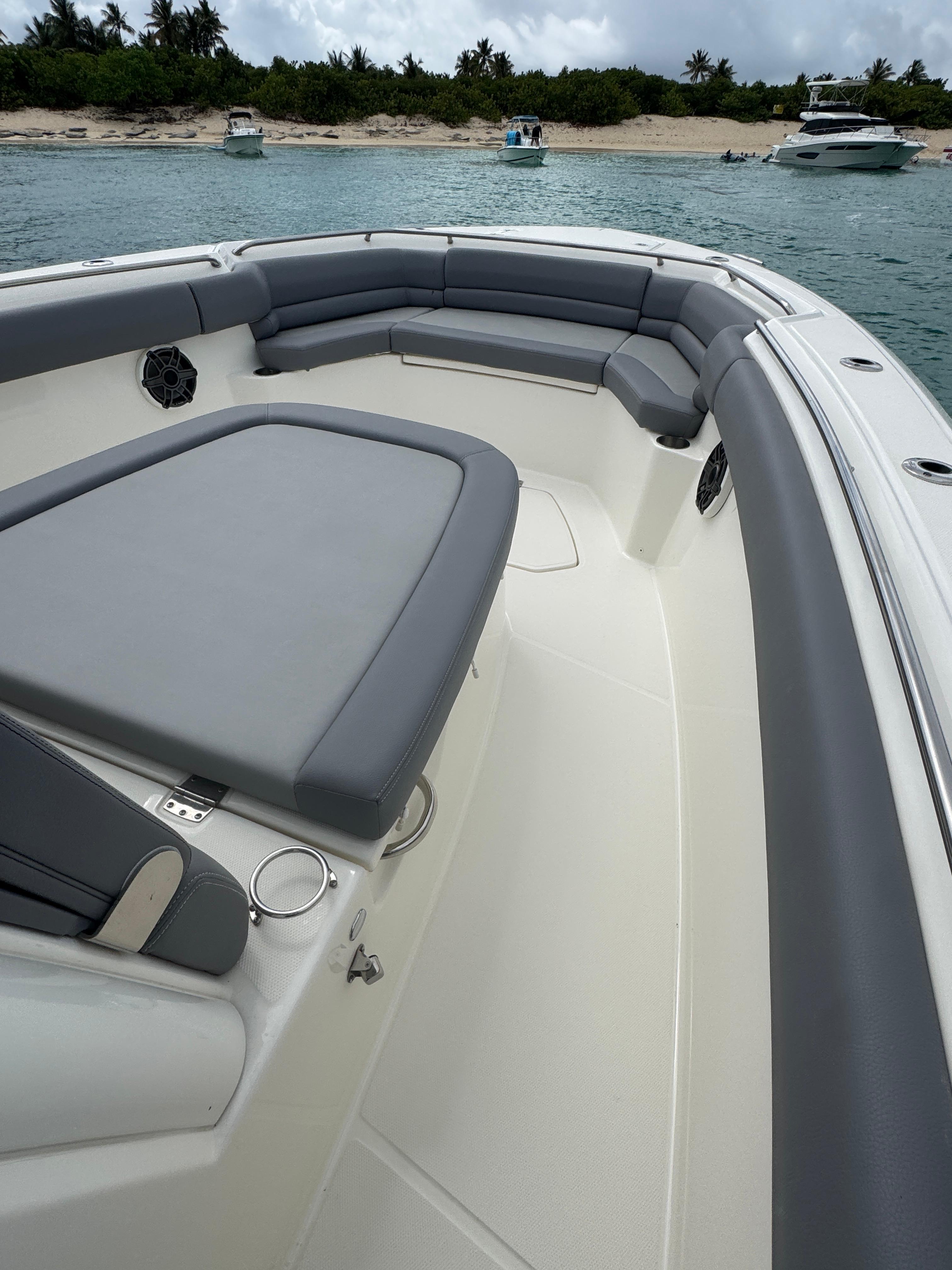 Boston Whaler-330 Outrage 2025 -PR-9822759 | Thumbnail