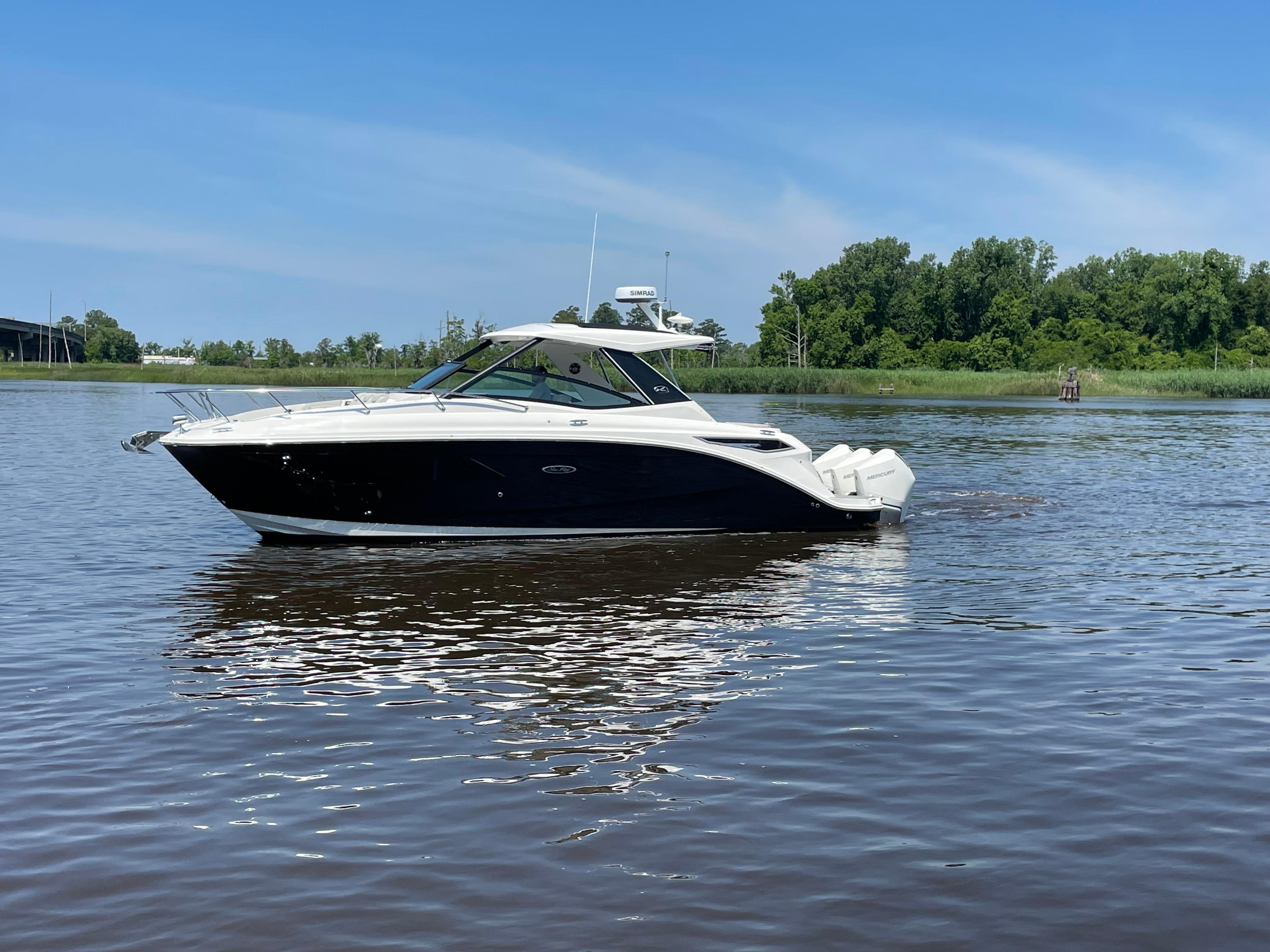 2020 Sea Ray Sundancer 320 OB