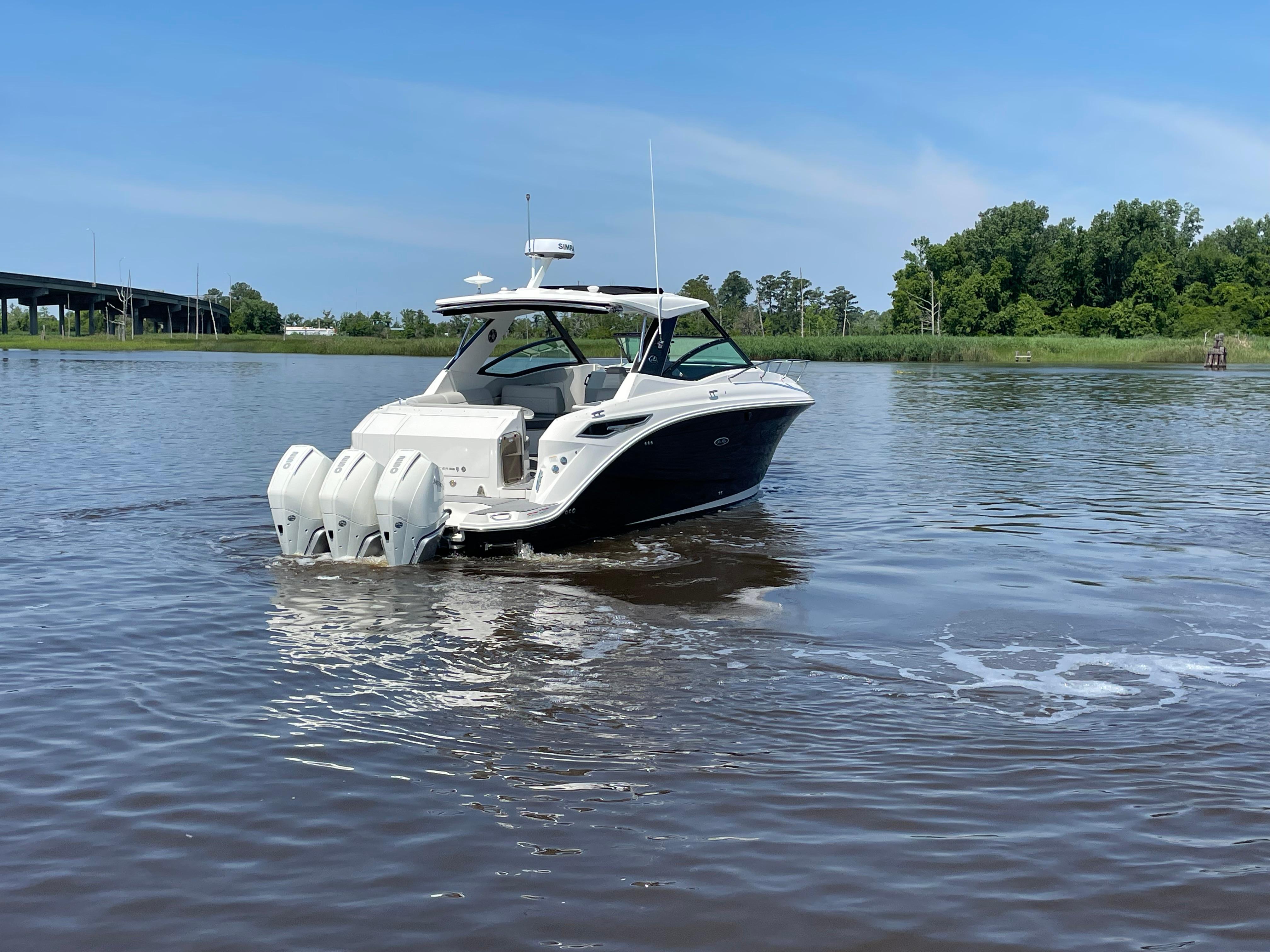 2020 Sea Ray Sundancer 320 OB