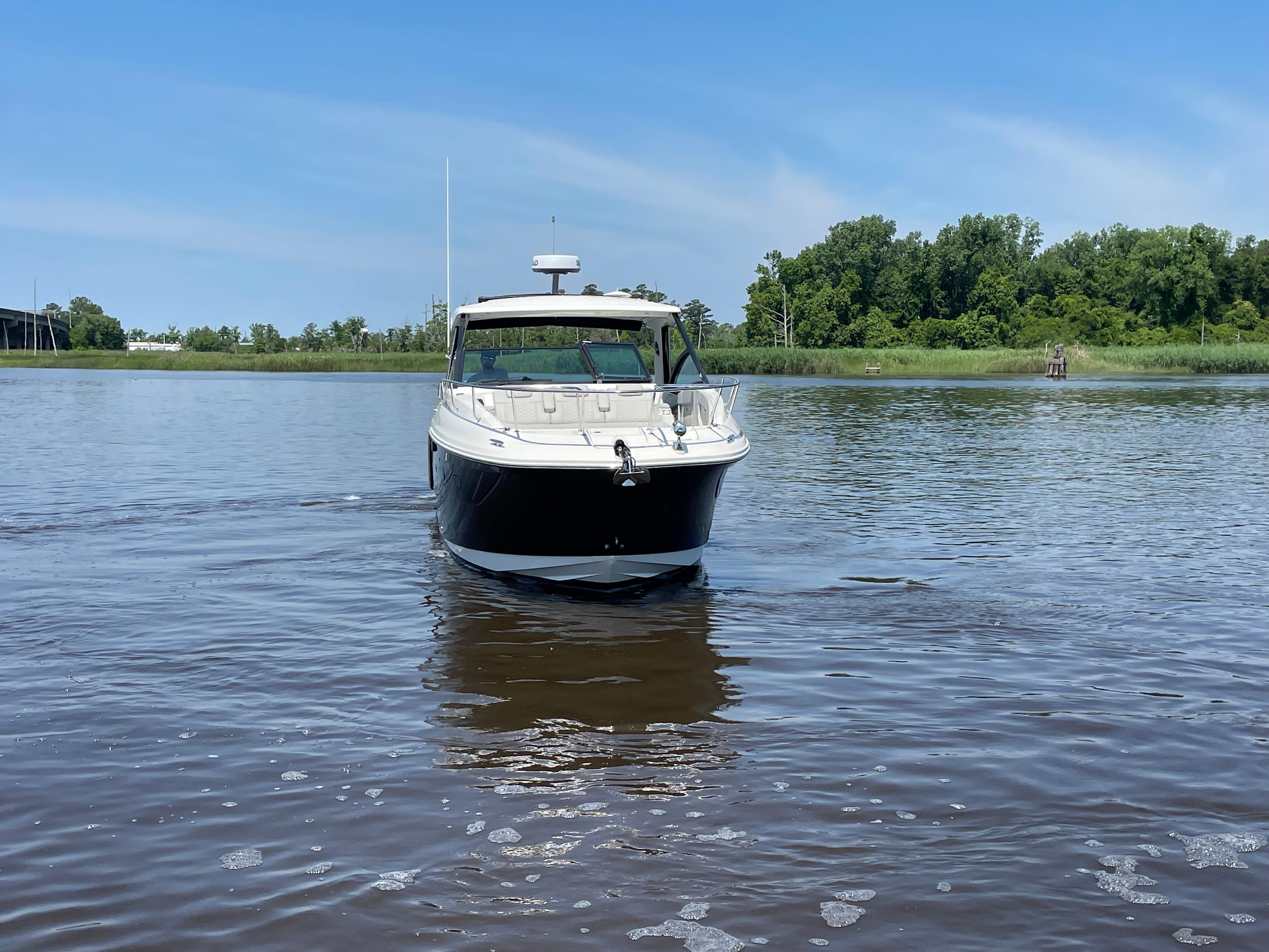 2020 Sea Ray Sundancer 320 OB