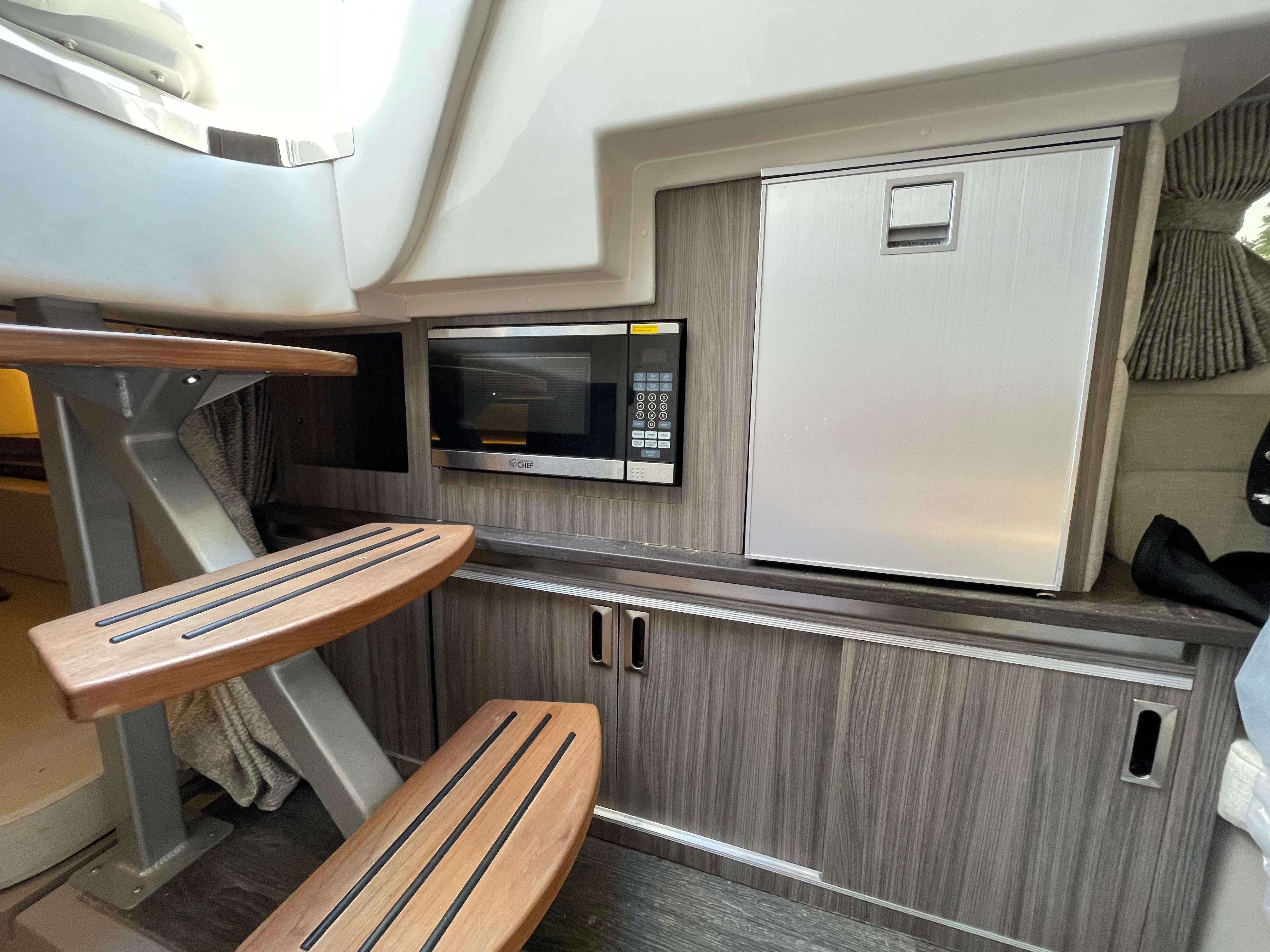 2020 Sea Ray Sundancer 320 OB