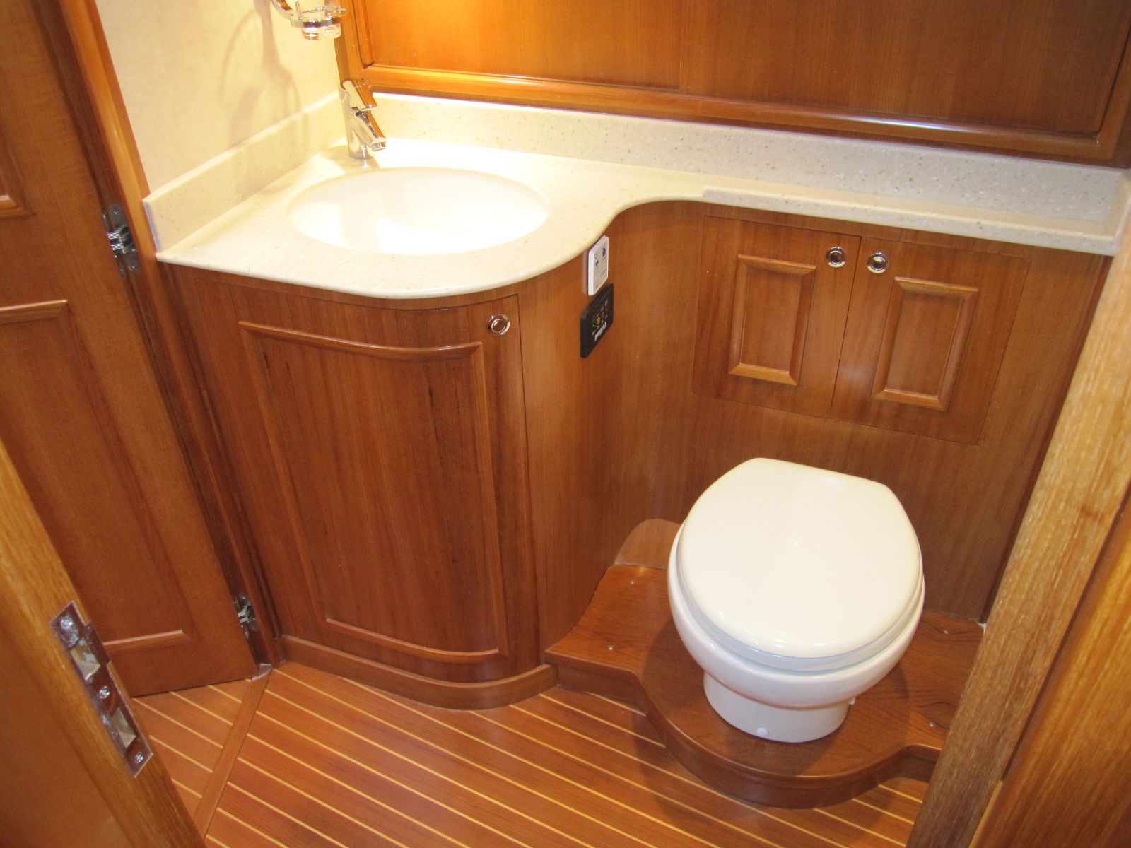 Head (seen from companionway)