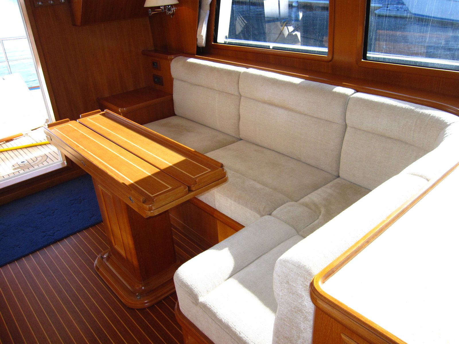 Port Settee Looking Aft