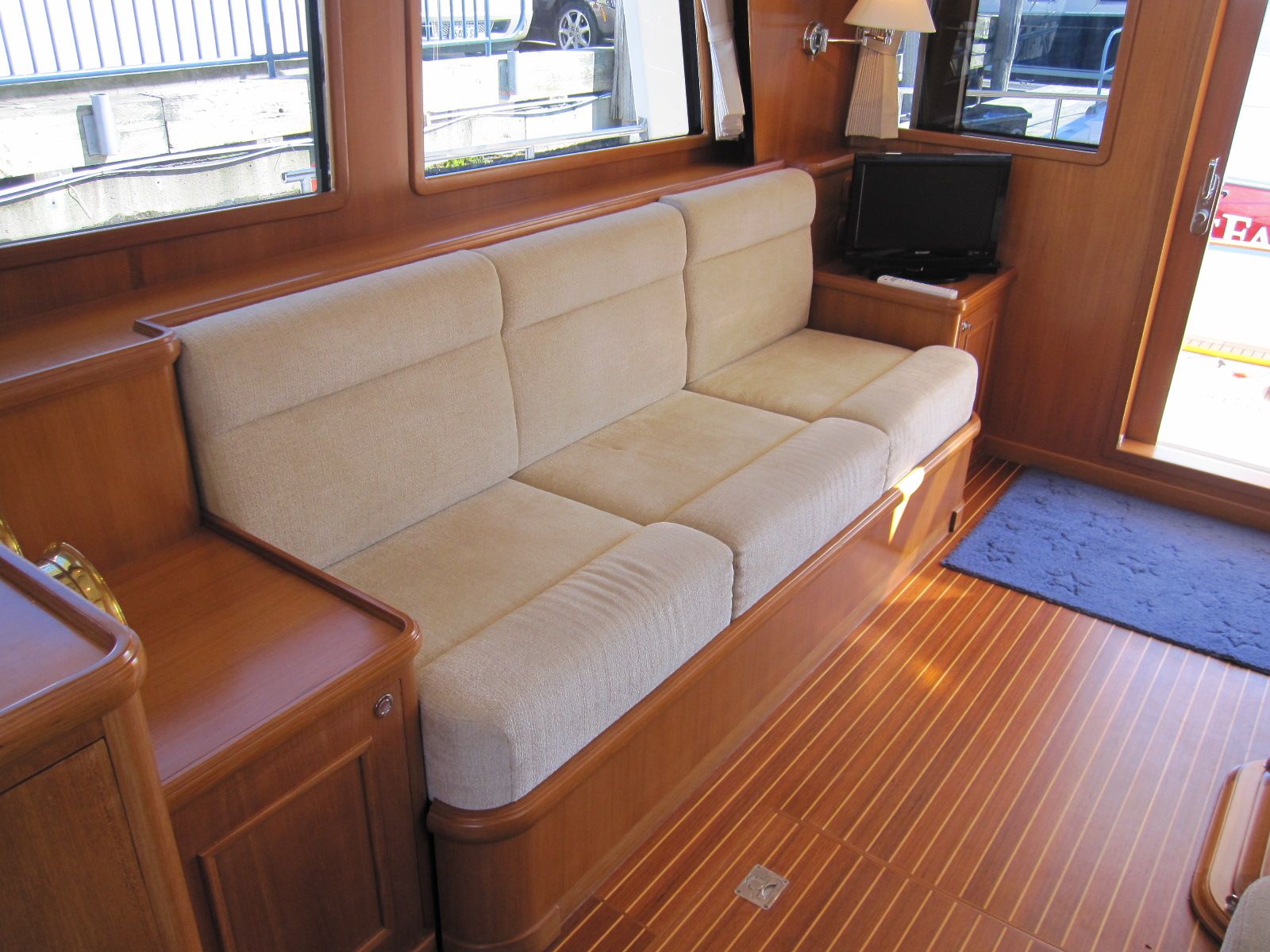 Starbaord Settee 3