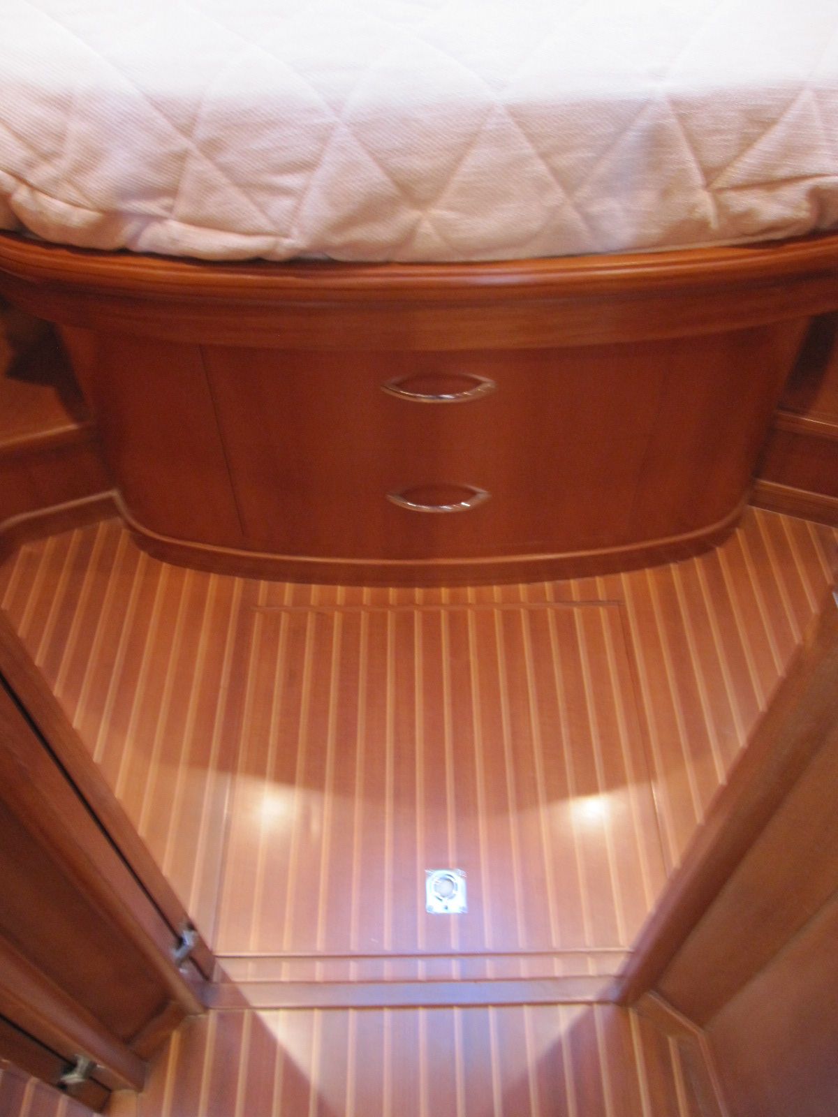 Pedestral Drawers