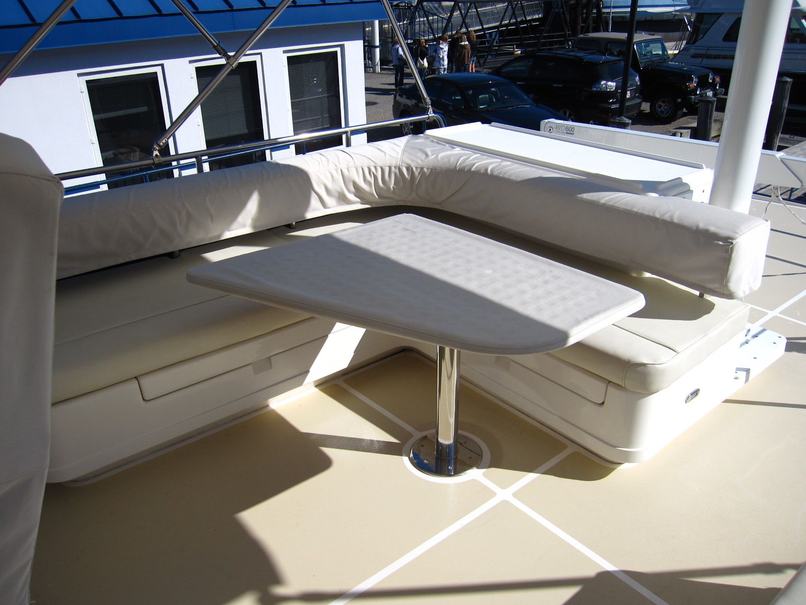 Flybridge Settee