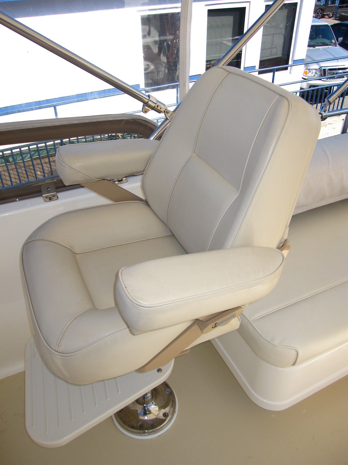 Helm Chair