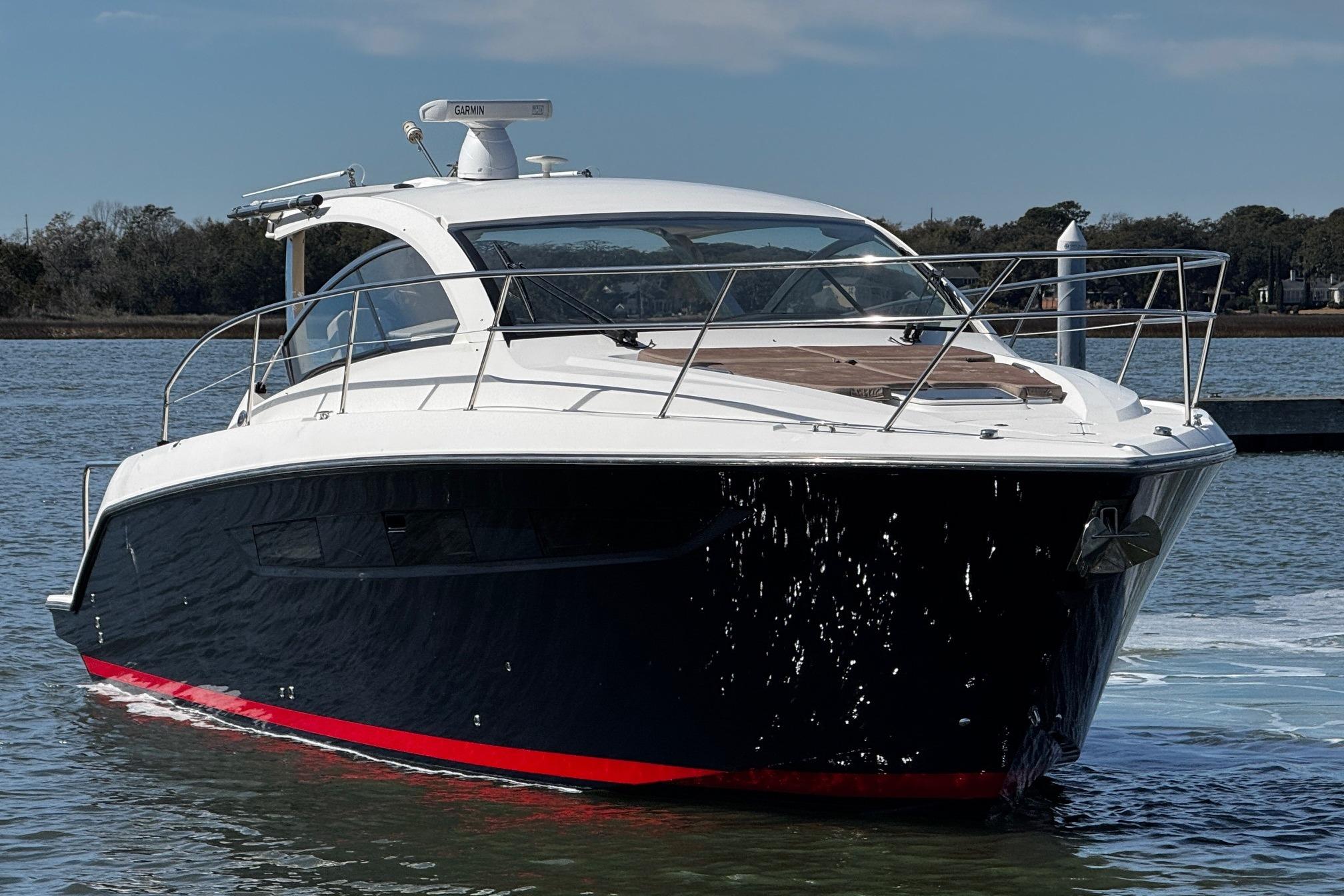 2014 Pursuit SC 365i Sport Coupe