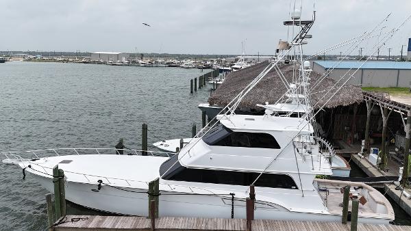 1996 Donzi Custom Enclosed Flybridge