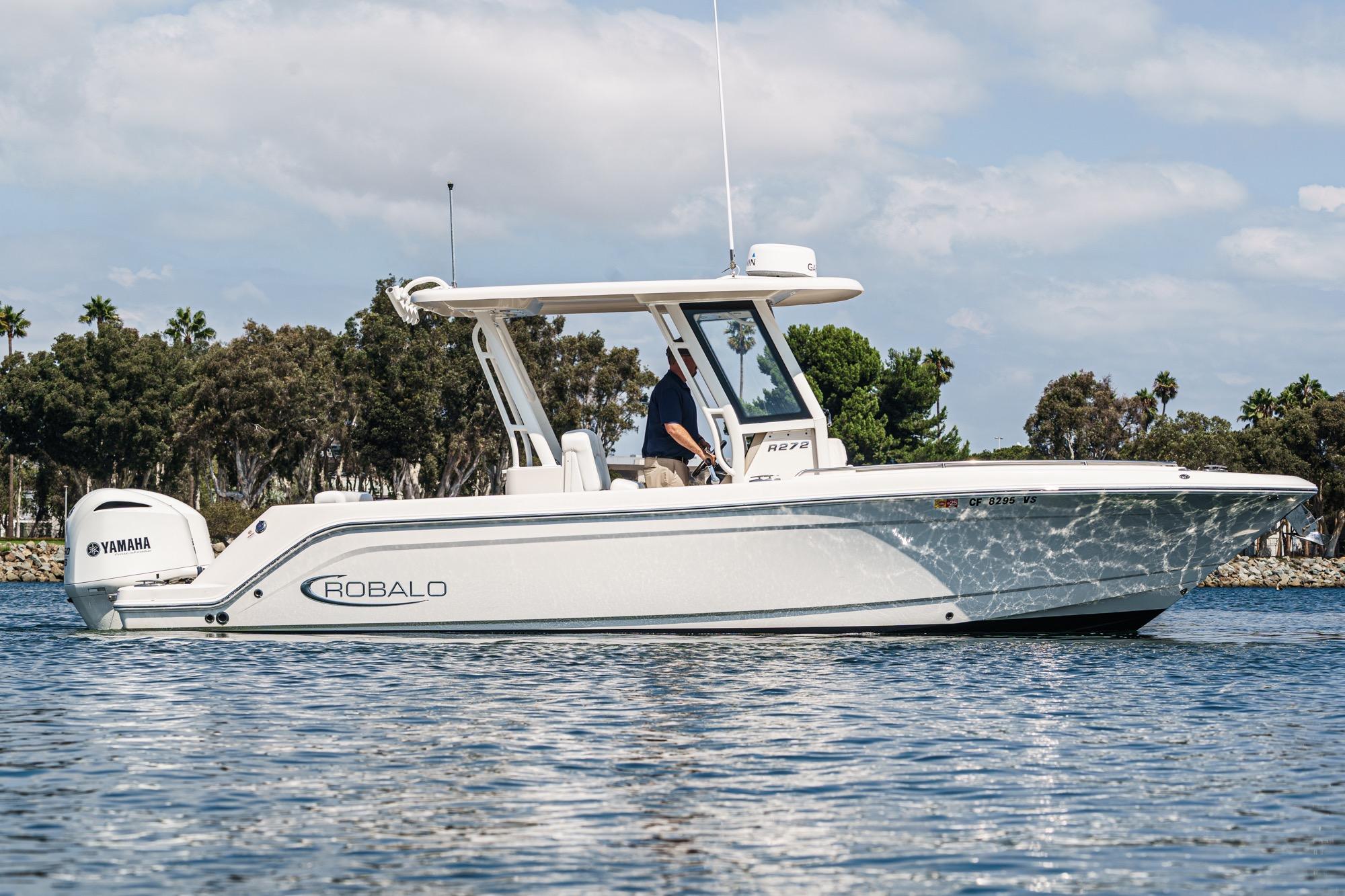 2020 Robalo R272 Center Console #TBRM0141H inventory image at Sun Country Marine Group, San Diego Harbor Island