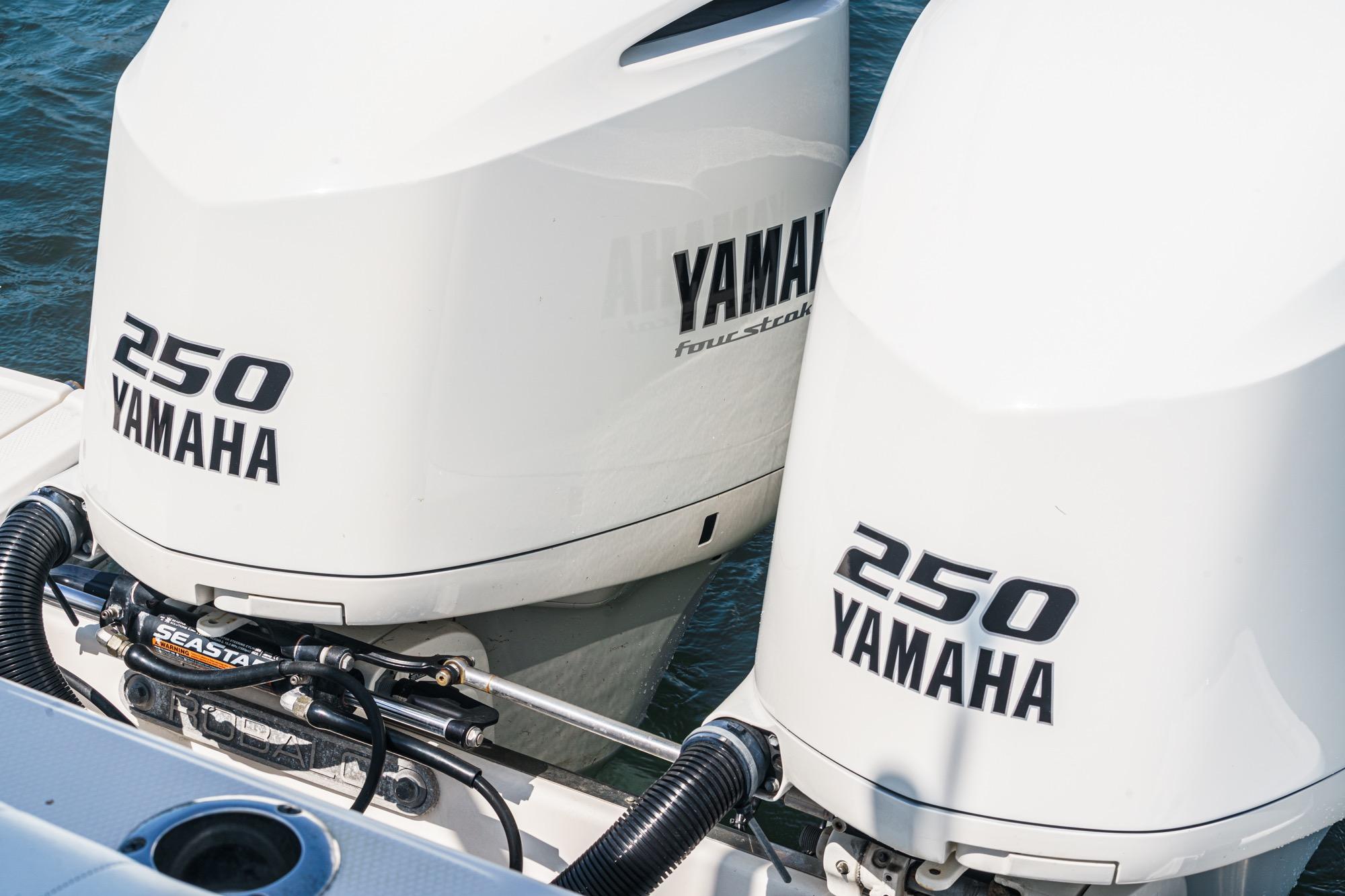 2020 Robalo R272 Center Console #TBRM0141H inventory image at Sun Country Marine Group, San Diego Harbor Island