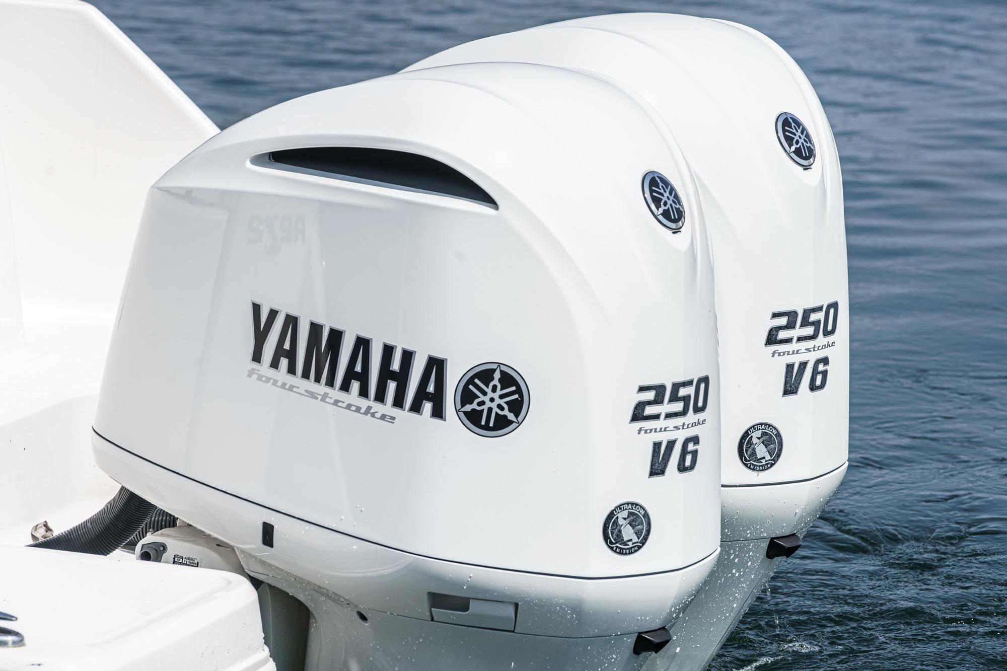 2020 Robalo R272 Center Console #TBRM0141H inventory image at Sun Country Marine Group, San Diego Harbor Island