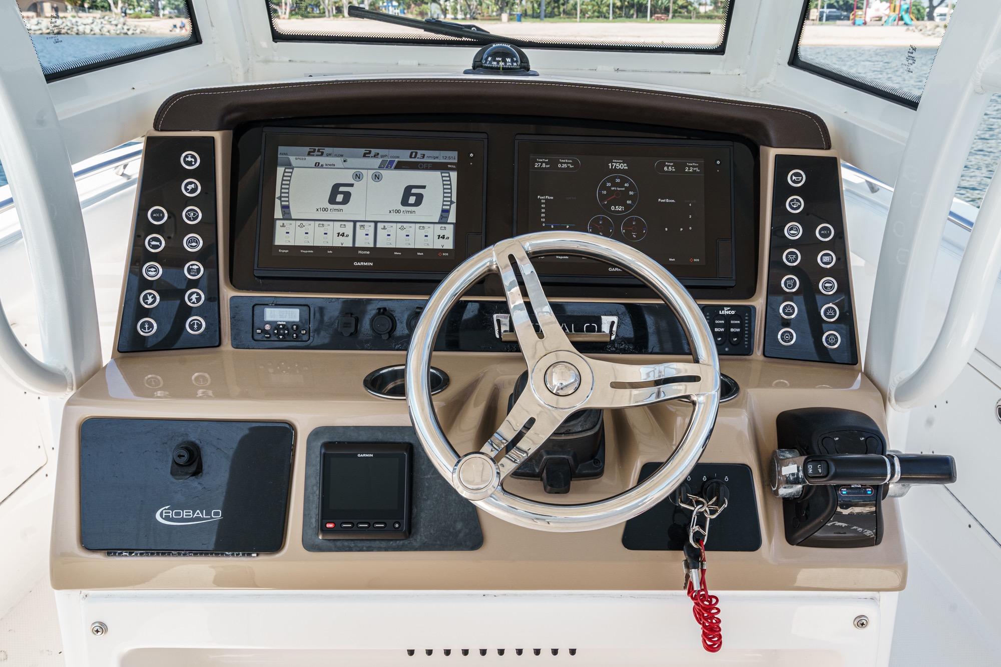2020 Robalo R272 Center Console #TBRM0141H inventory image at Sun Country Marine Group, San Diego Harbor Island