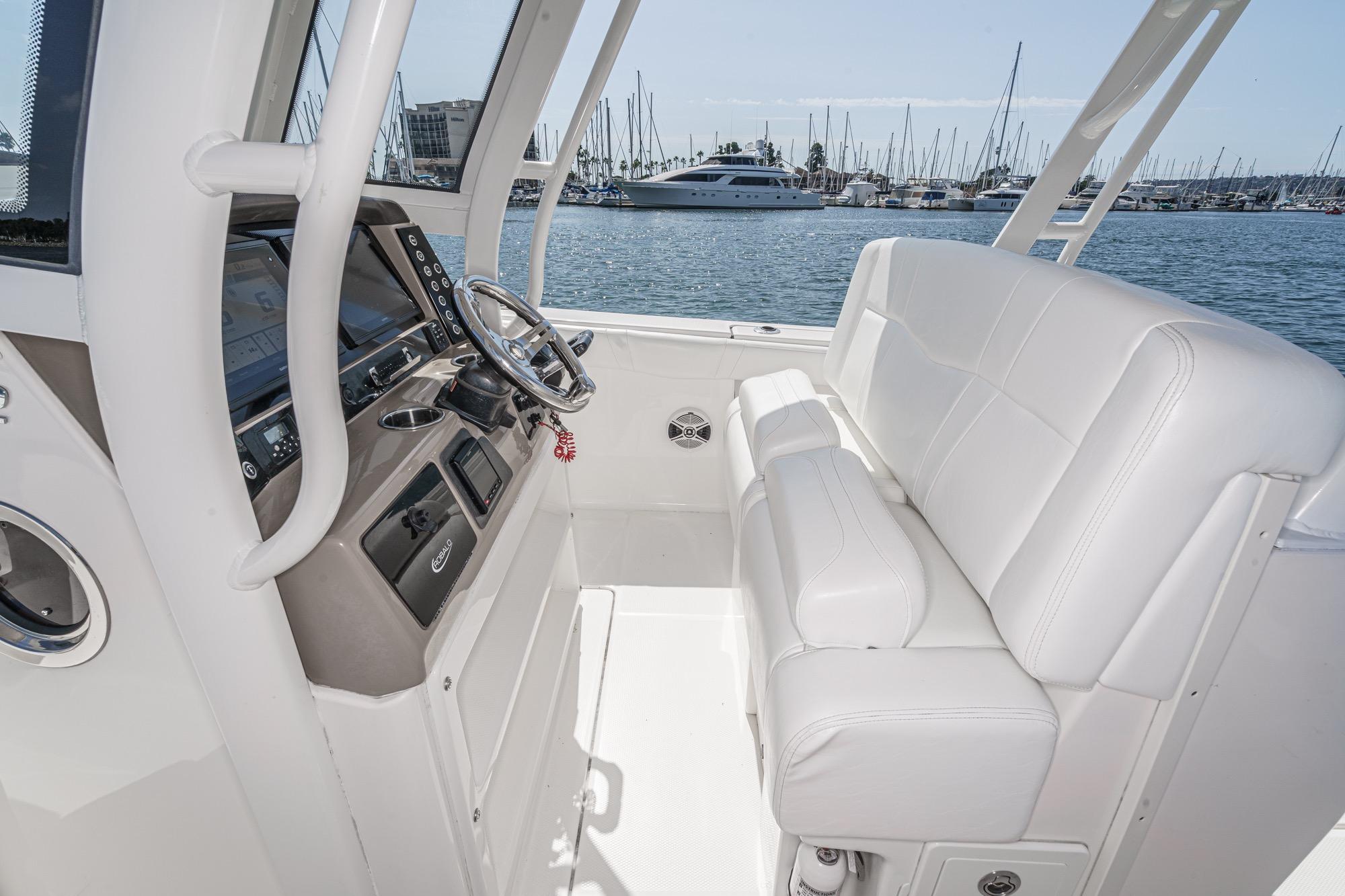 2020 Robalo R272 Center Console #TBRM0141H inventory image at Sun Country Marine Group, San Diego Harbor Island