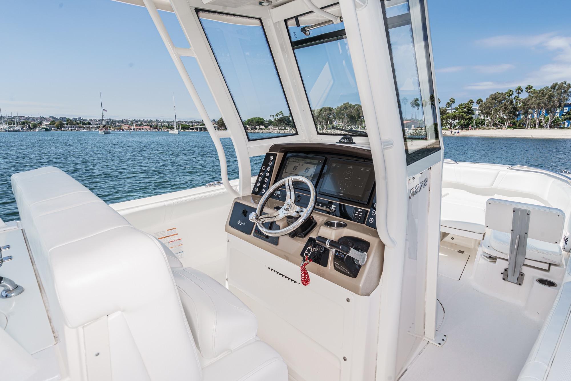 2020 Robalo R272 Center Console #TBRM0141H inventory image at Sun Country Marine Group, San Diego Harbor Island