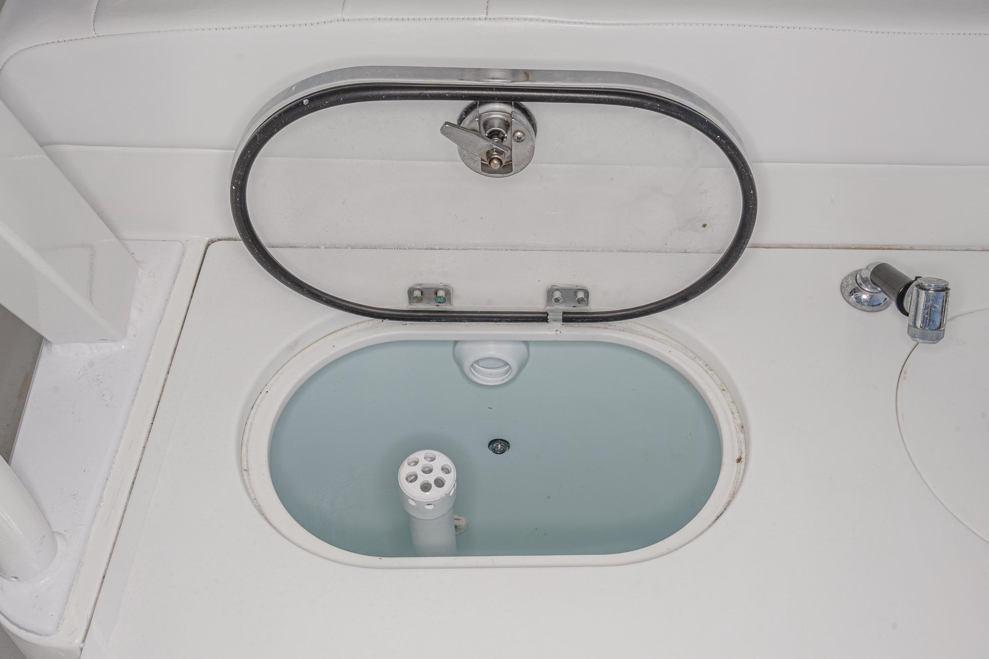 2020 Robalo R272 Center Console #TBRM0141H inventory image at Sun Country Marine Group, San Diego Harbor Island