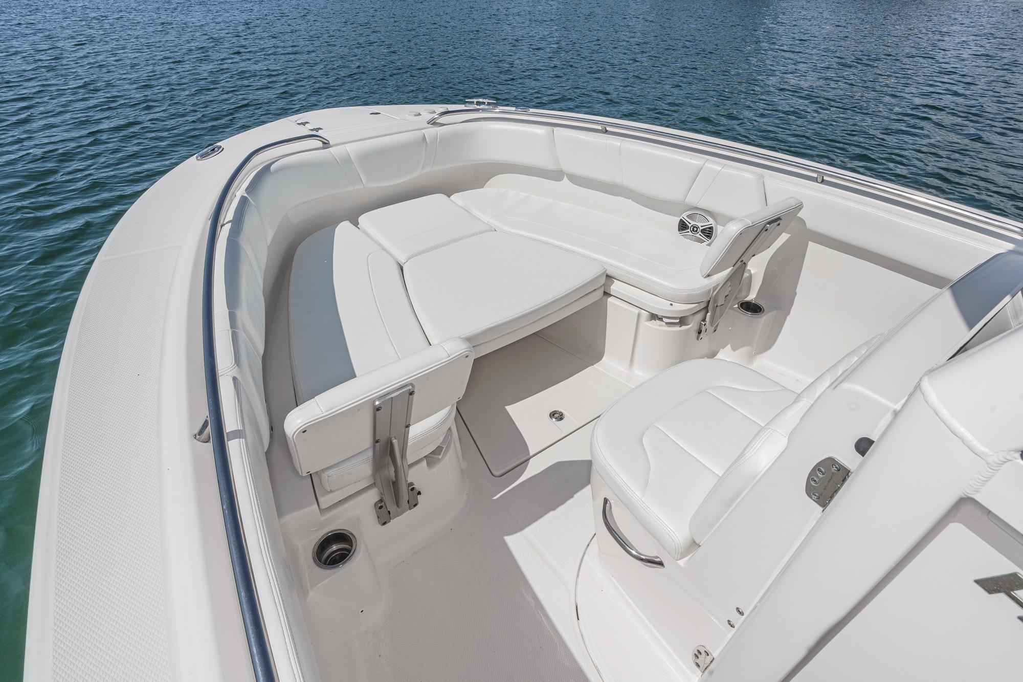 2020 Robalo R272 Center Console #TBRM0141H inventory image at Sun Country Marine Group, San Diego Harbor Island