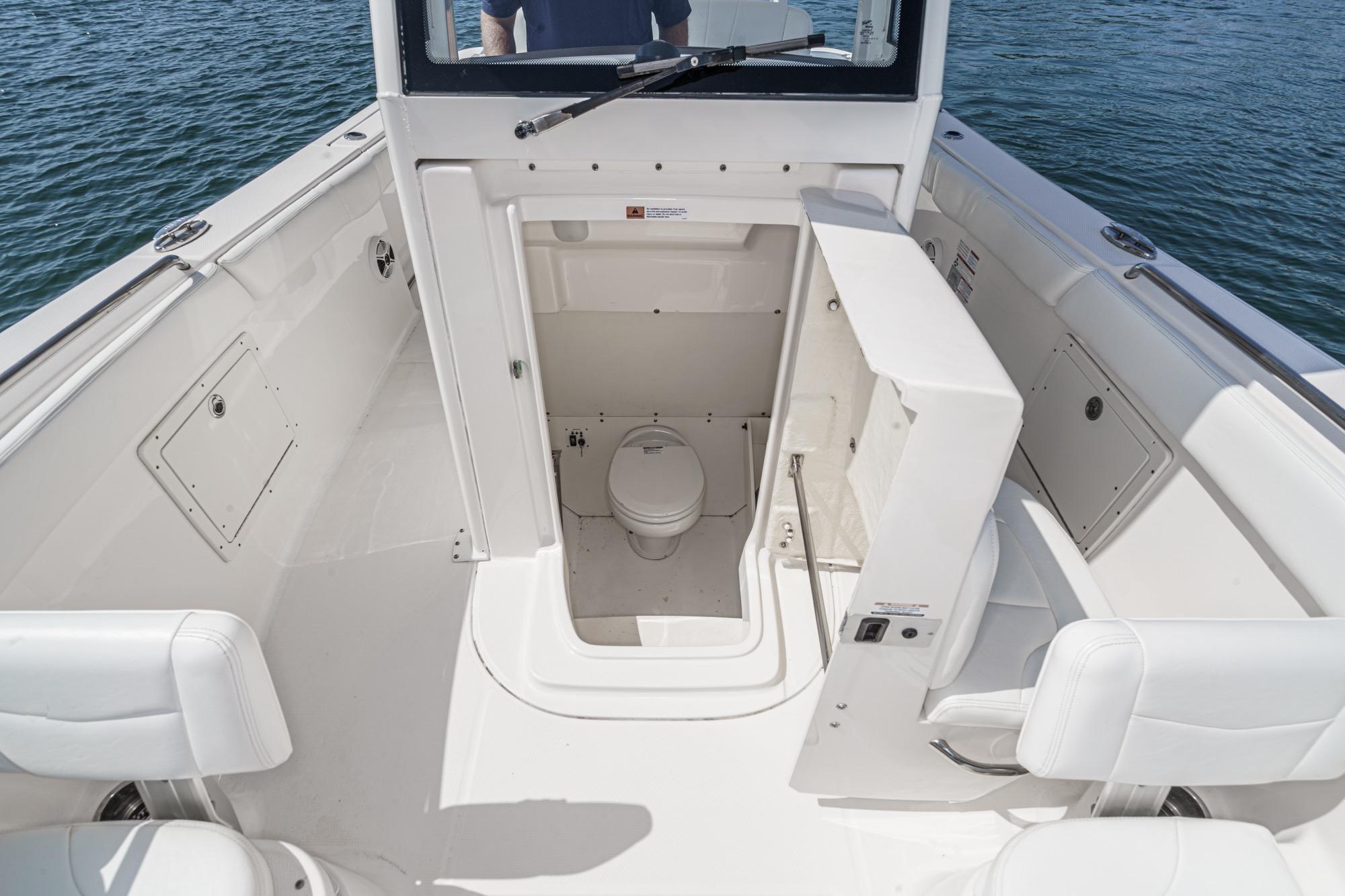 2020 Robalo R272 Center Console #TBRM0141H inventory image at Sun Country Marine Group, San Diego Harbor Island