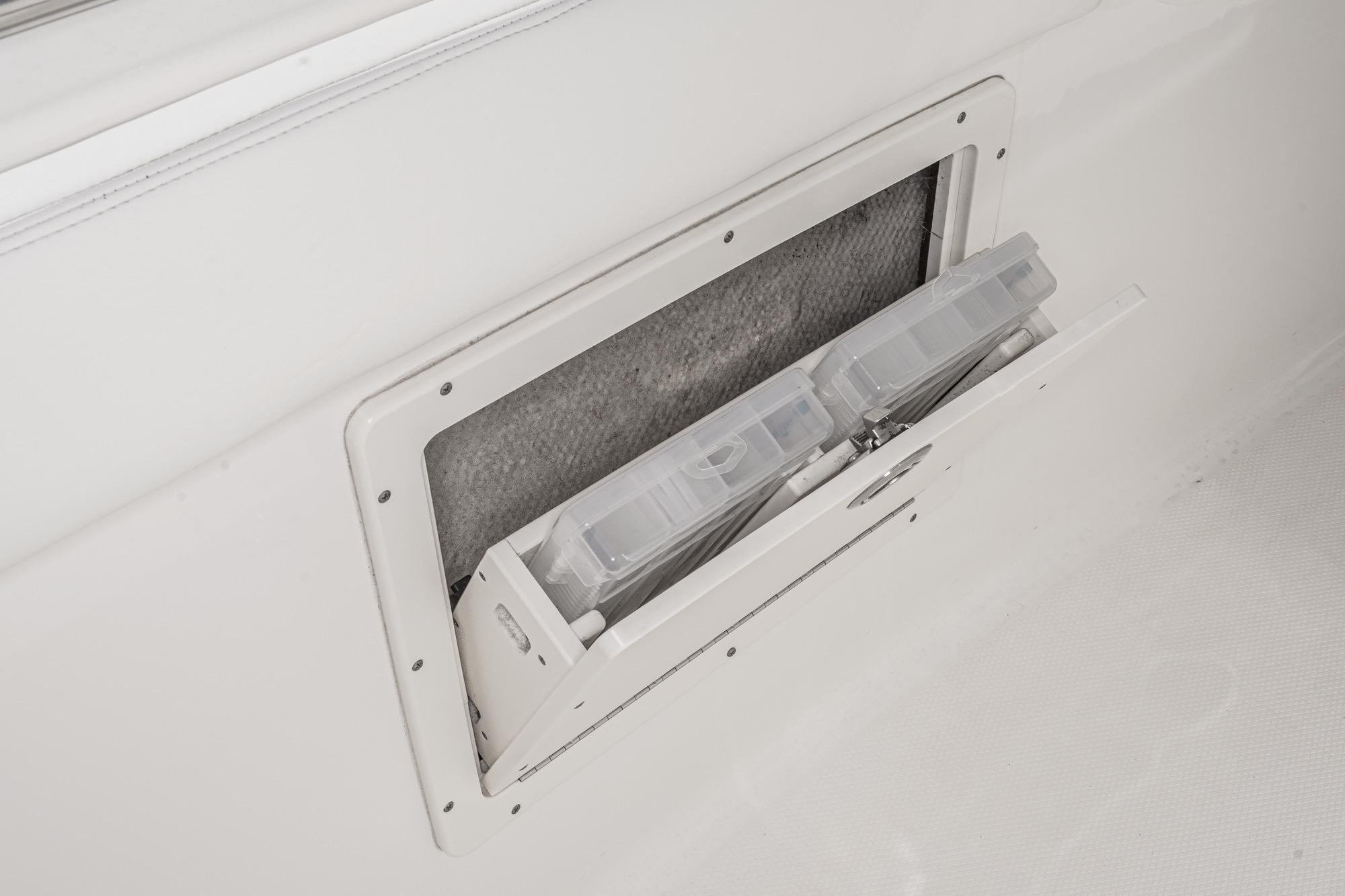 2020 Robalo R272 Center Console #TBRM0141H inventory image at Sun Country Marine Group, San Diego Harbor Island