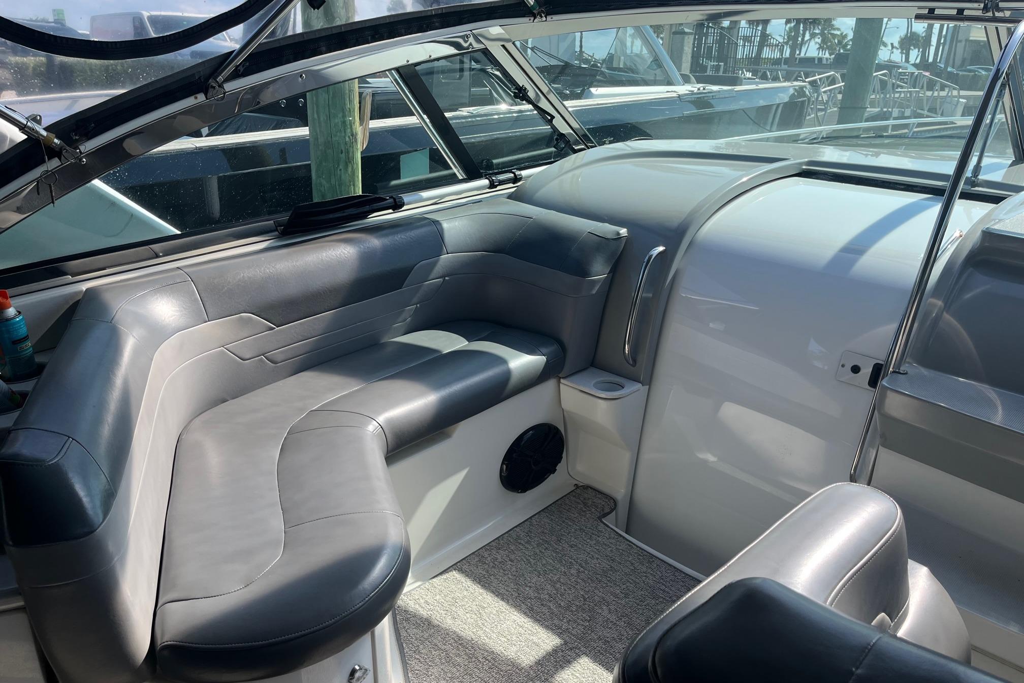 FL 10520 WT Knot 10 Yacht Sales FL 10520 WT Knot 10 Yacht Sales