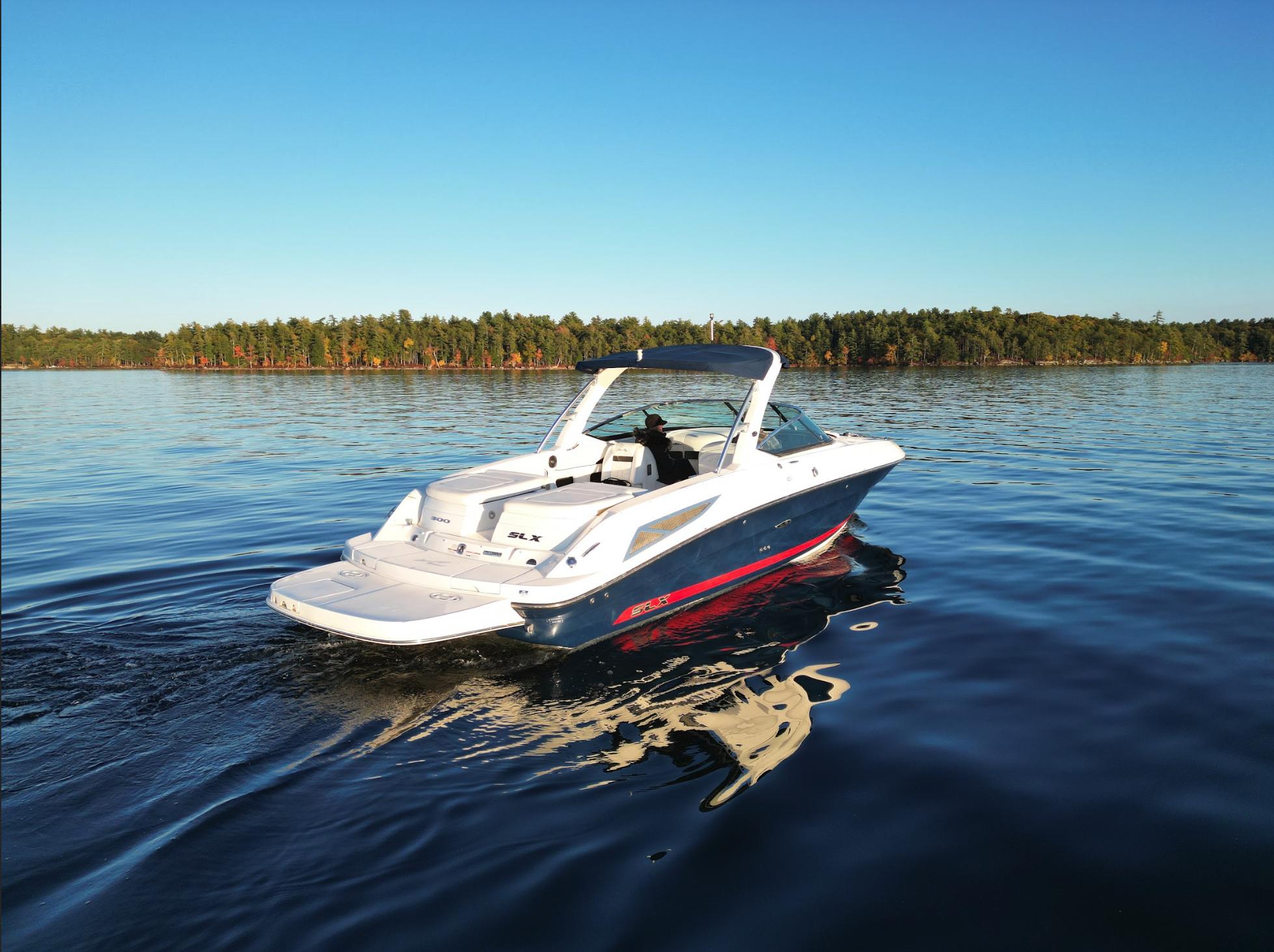 2015 Sea Ray 300 SLX