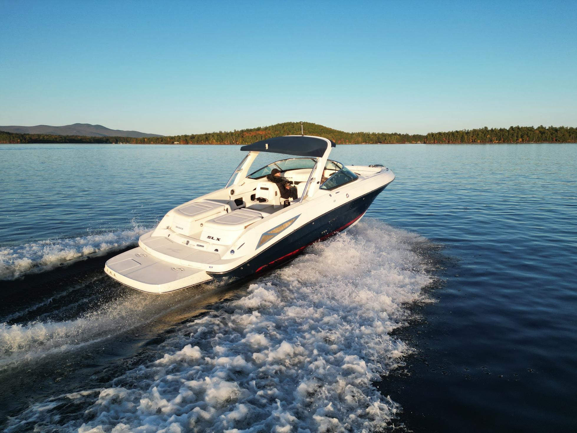 2015 Sea Ray 300 SLX