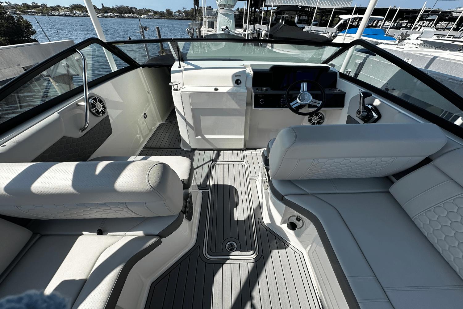 2023-sea-ray-250-sdx-ob-power-9792791-978234121-0-140520250720-15