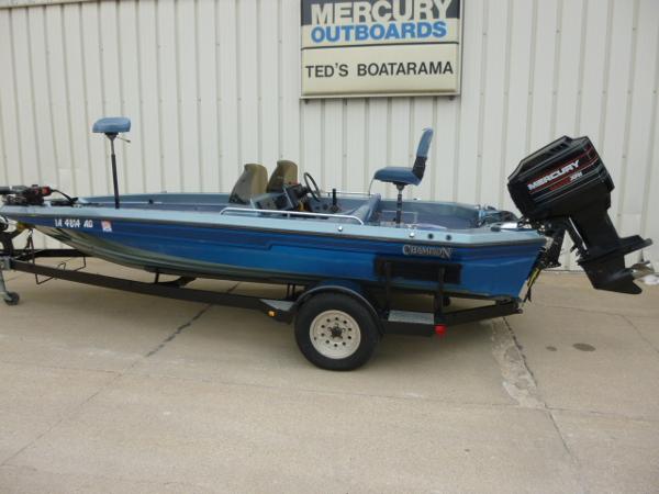 1994 Champion boat for sale, model of the boat is 184 DC & Image # 1 of 23