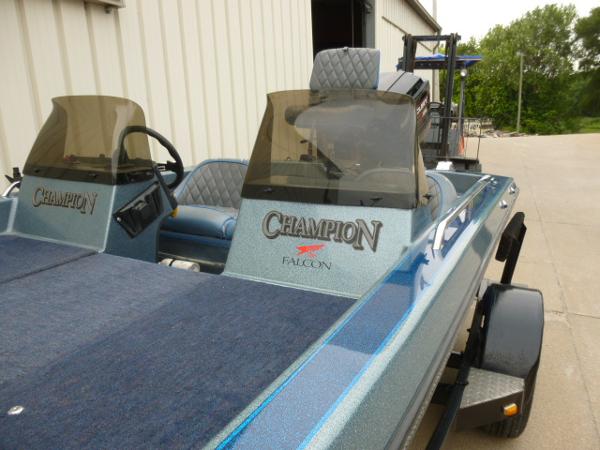 1994 Champion boat for sale, model of the boat is 184 DC & Image # 4 of 23