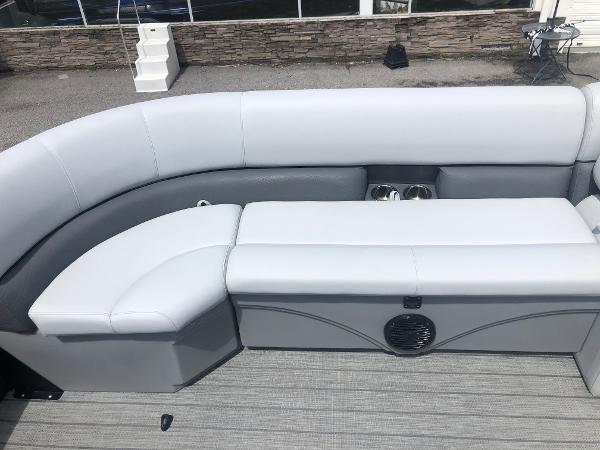 2021 Bentley boat for sale, model of the boat is 243 Navigator & Image # 14 of 30