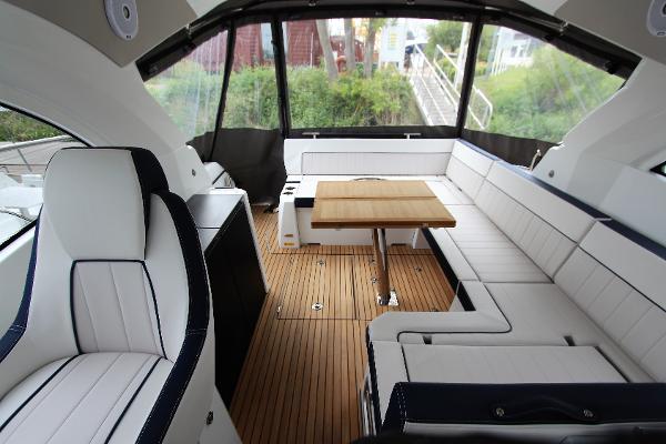 2019 Jeanneau Leader 33