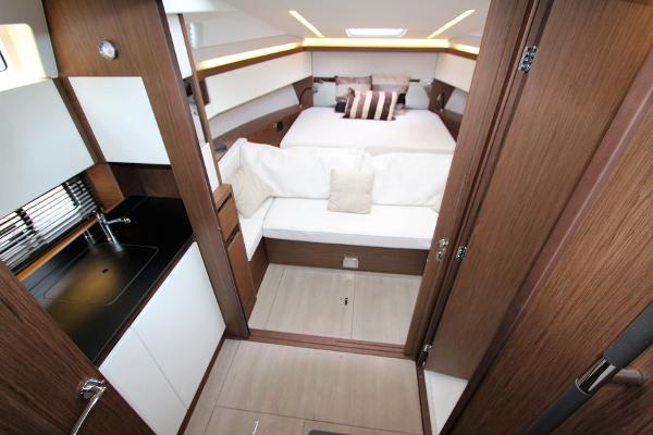 2019 Jeanneau Leader 33