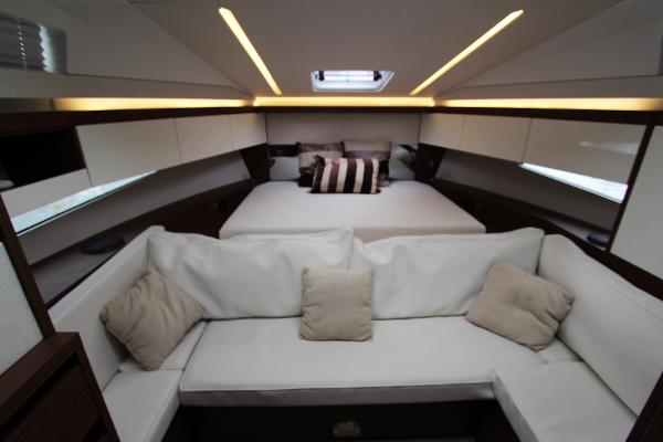 2019 Jeanneau Leader 33