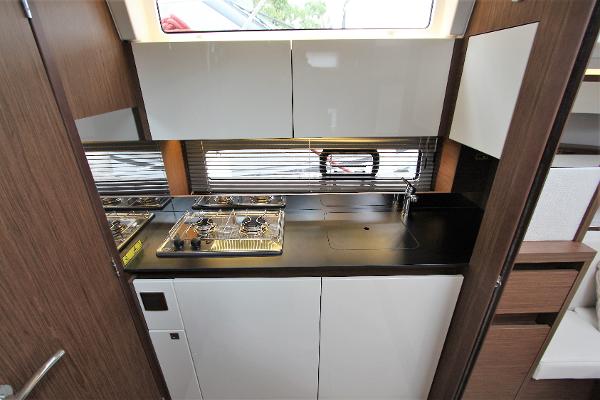 2019 Jeanneau Leader 33