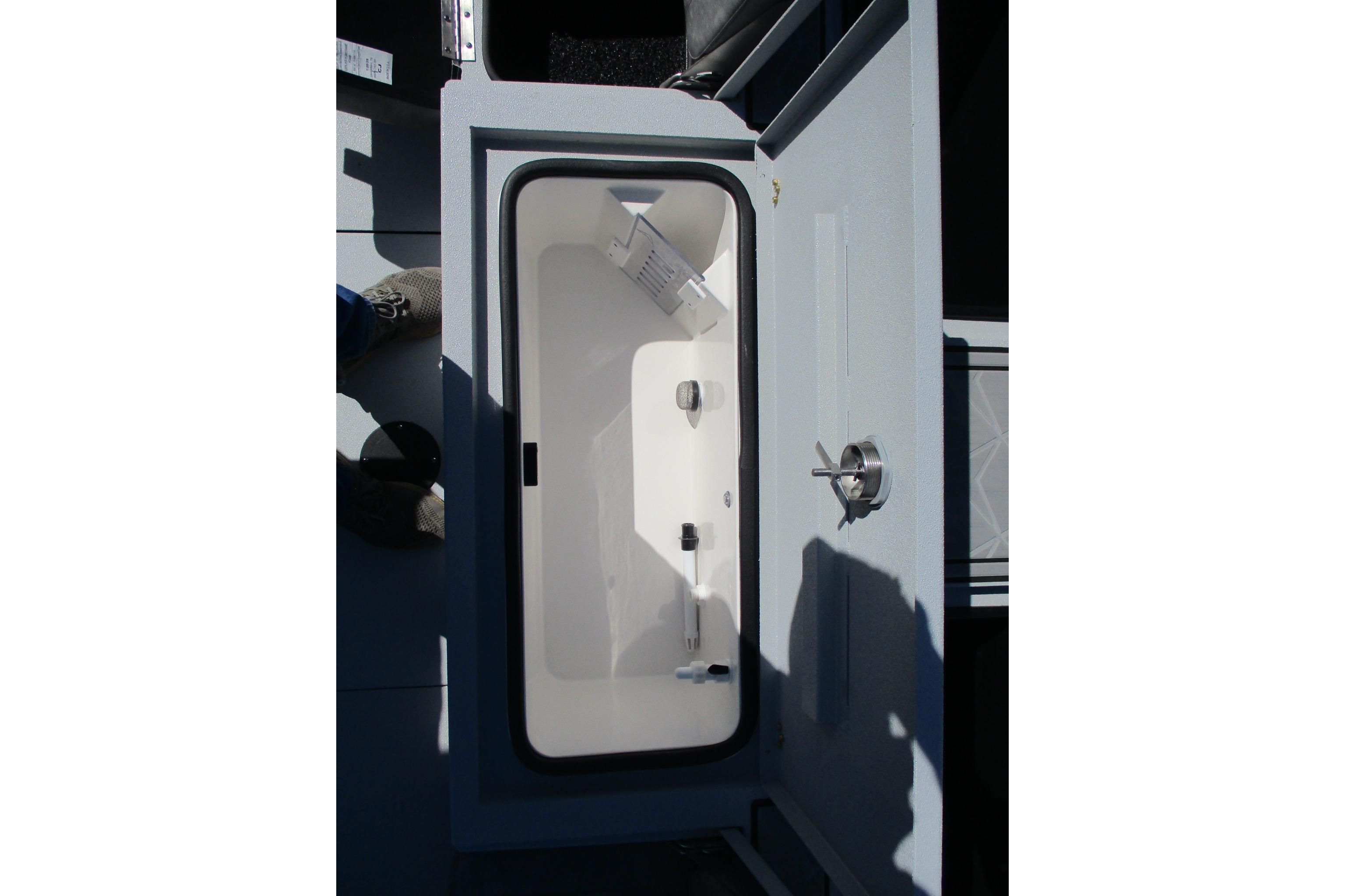 2026 Avid 23 Fusion-15