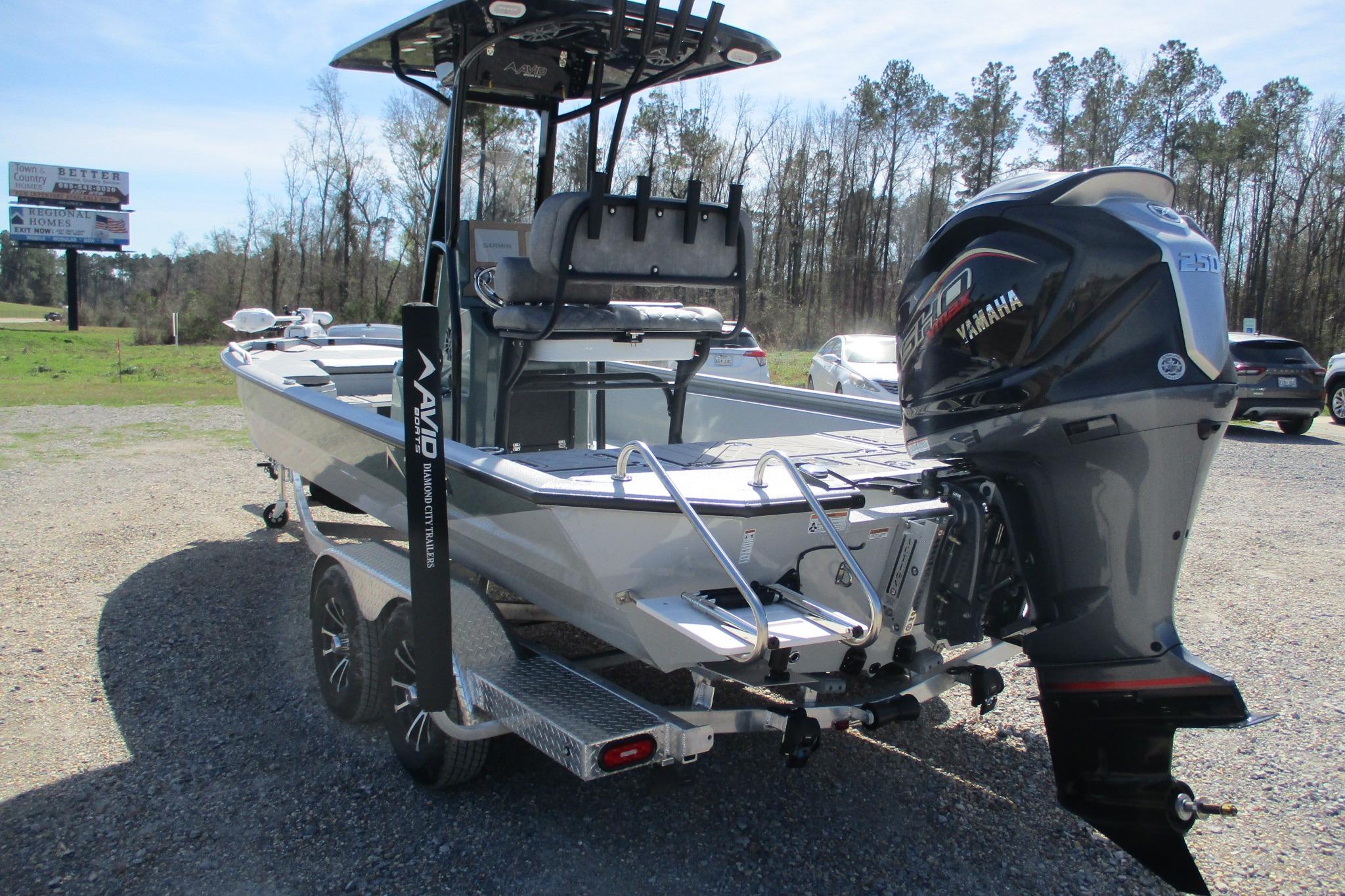 2026 Avid 23 Fusion-8