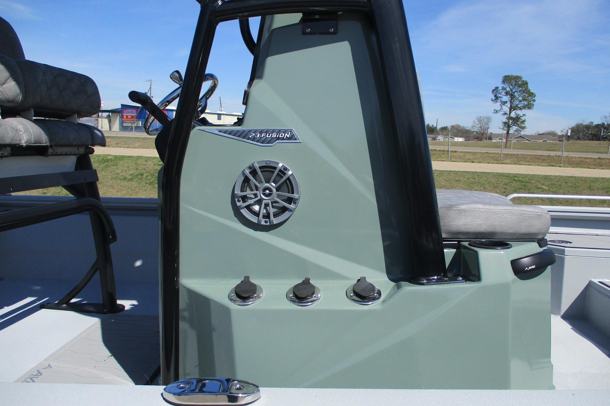 2026 Avid 23 Fusion-16