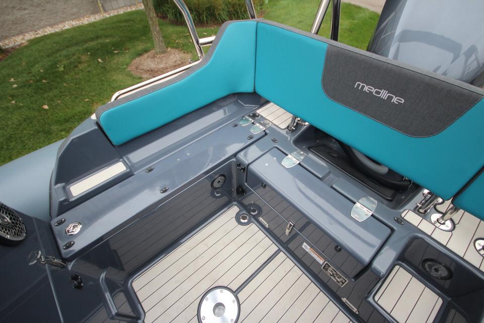 2023 Zodiac Medline 6.8 NEO 250hp In Stock, Image 13
