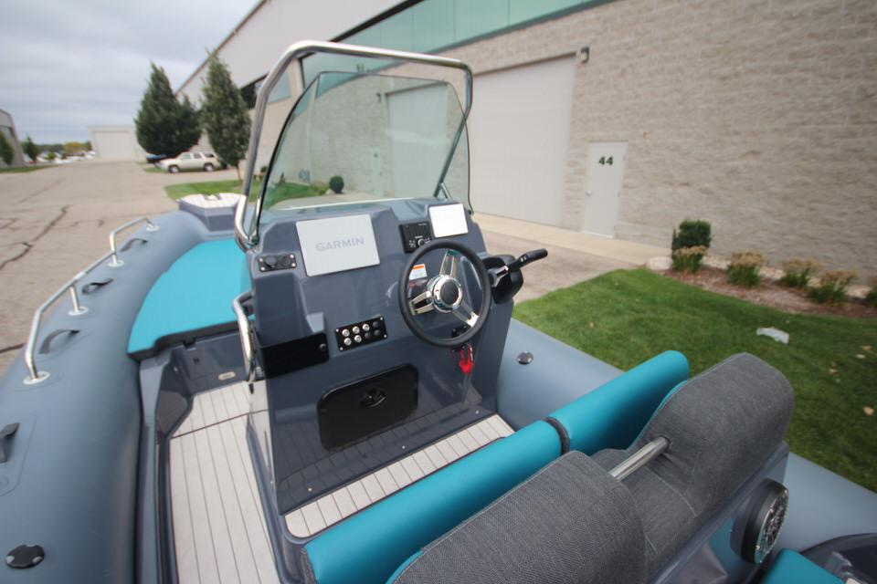 2023 Zodiac Medline 6.8 NEO 250hp In Stock, Image 22