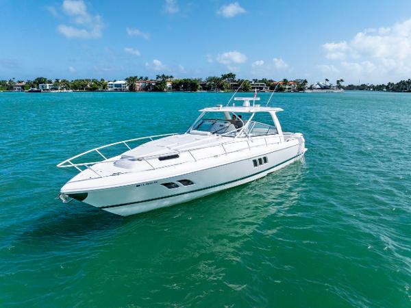 2018 Intrepid 475 Sport Yacht