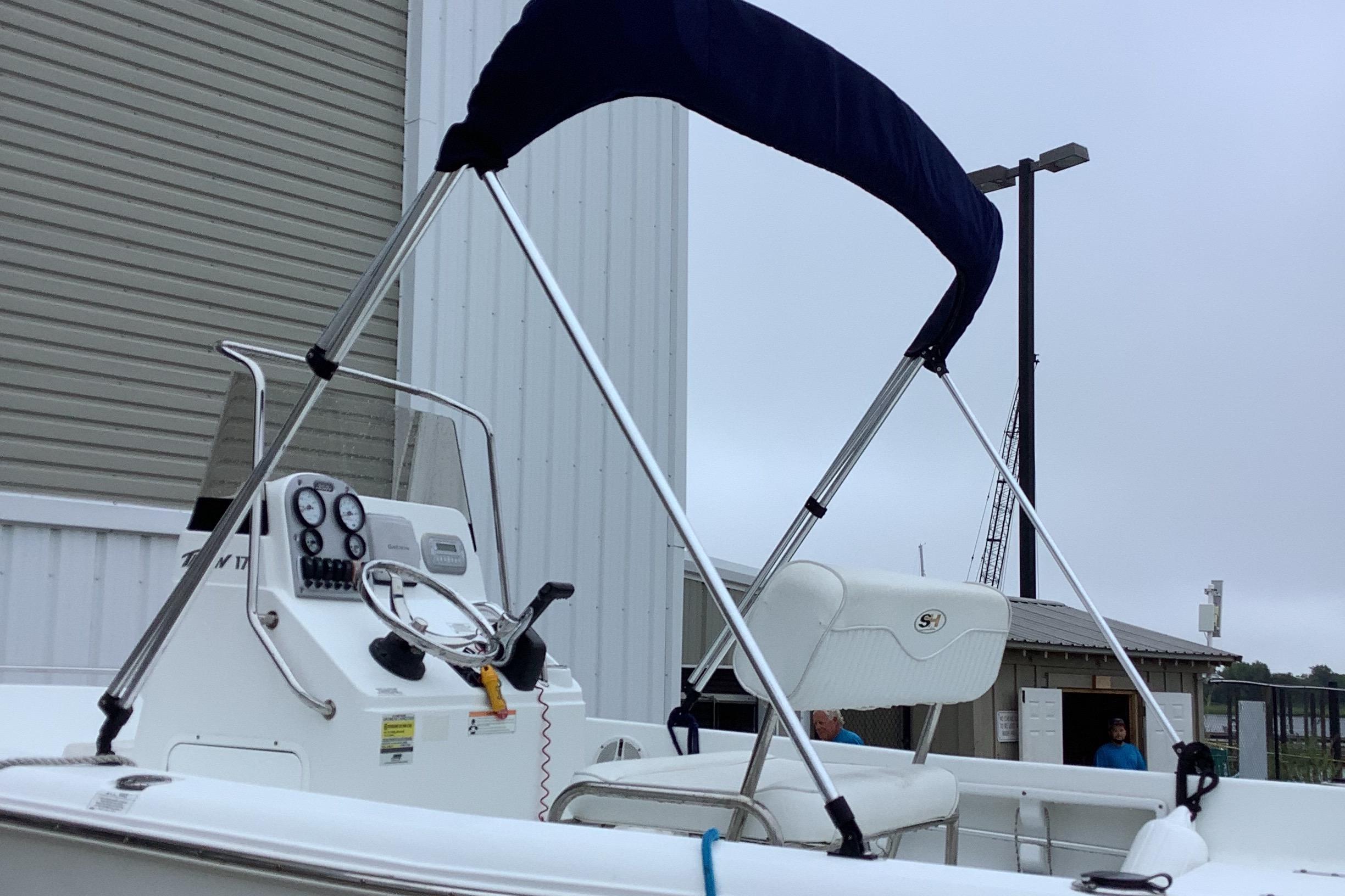 2010 Sea Hunt 177 Triton