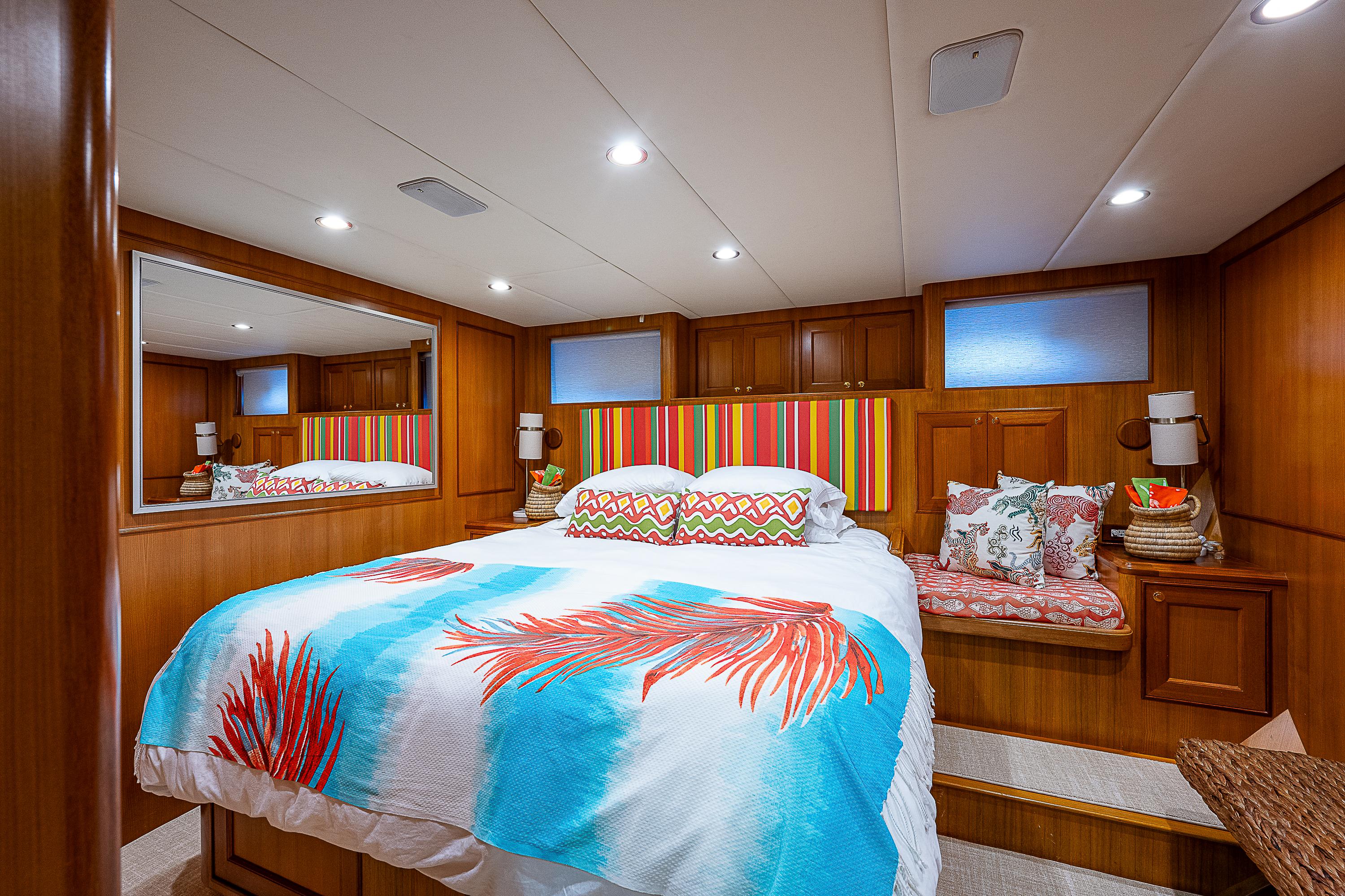 Offshore Yachts 80 Elijah Jane - Port Guest Stateroom