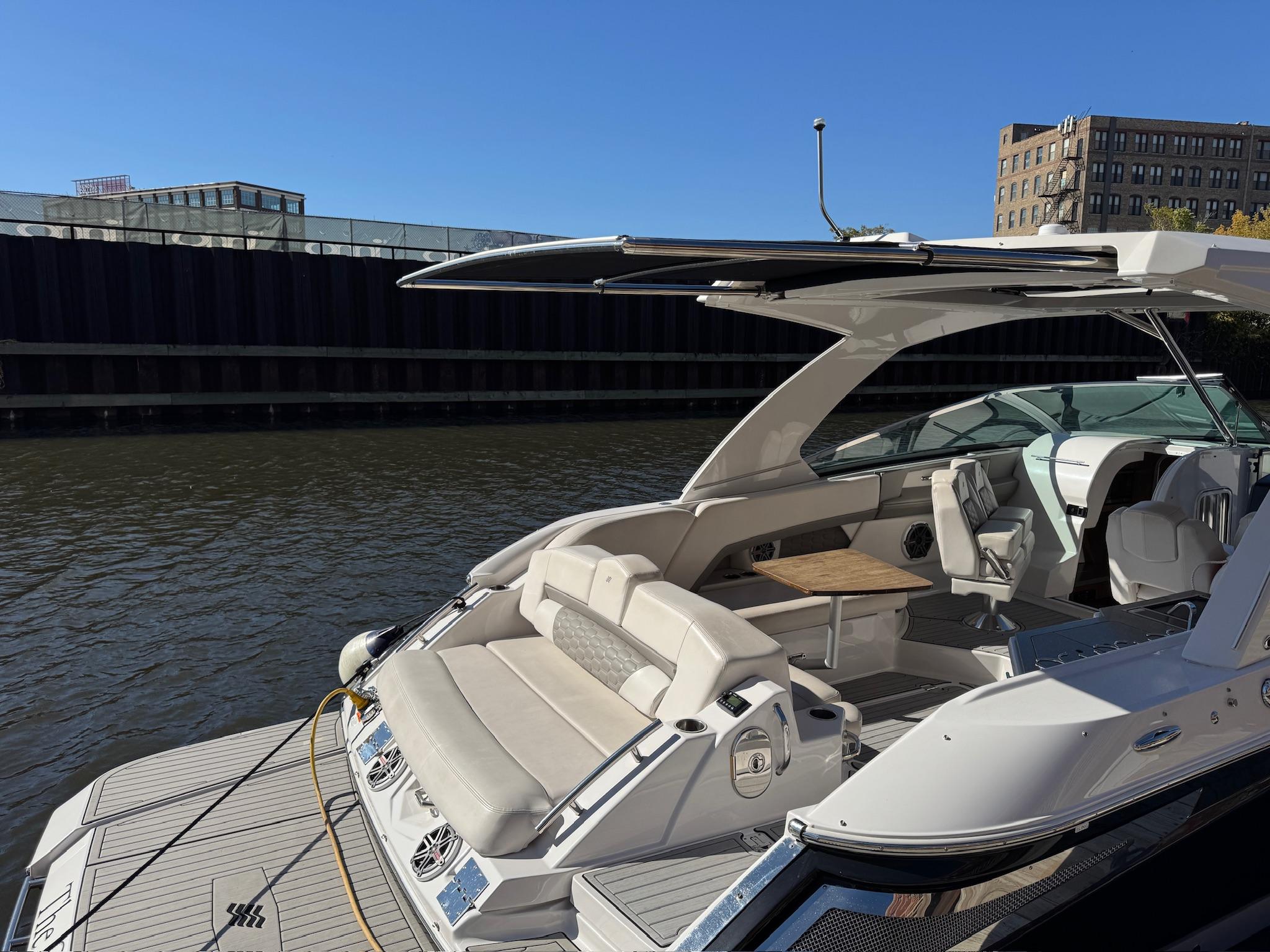 2019-four-winns-h350-power-9712837-20250312073914398-1_XLARGE