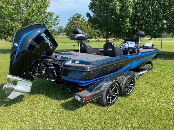 2022 Nitro boat for sale, model of the boat is Z21 XL Pro & Image # 3 of 19