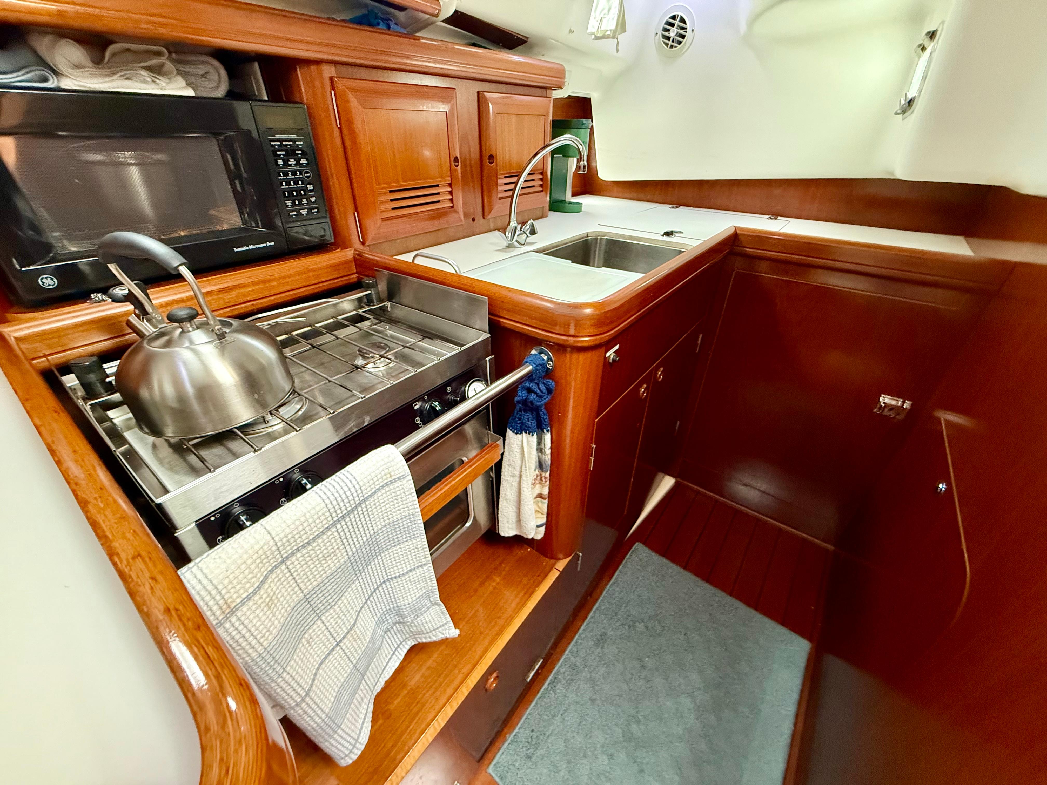 Yacht Photos Pics