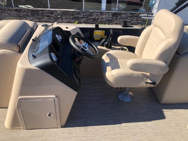 2021 Bentley boat for sale, model of the boat is 223 NAVIGATOR & Image # 19 of 31