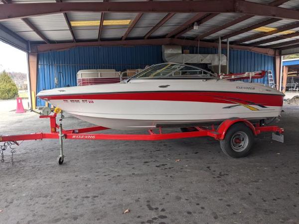 2007 Four Winns boat for sale, model of the boat is Horizon 180 & Image # 2 of 6