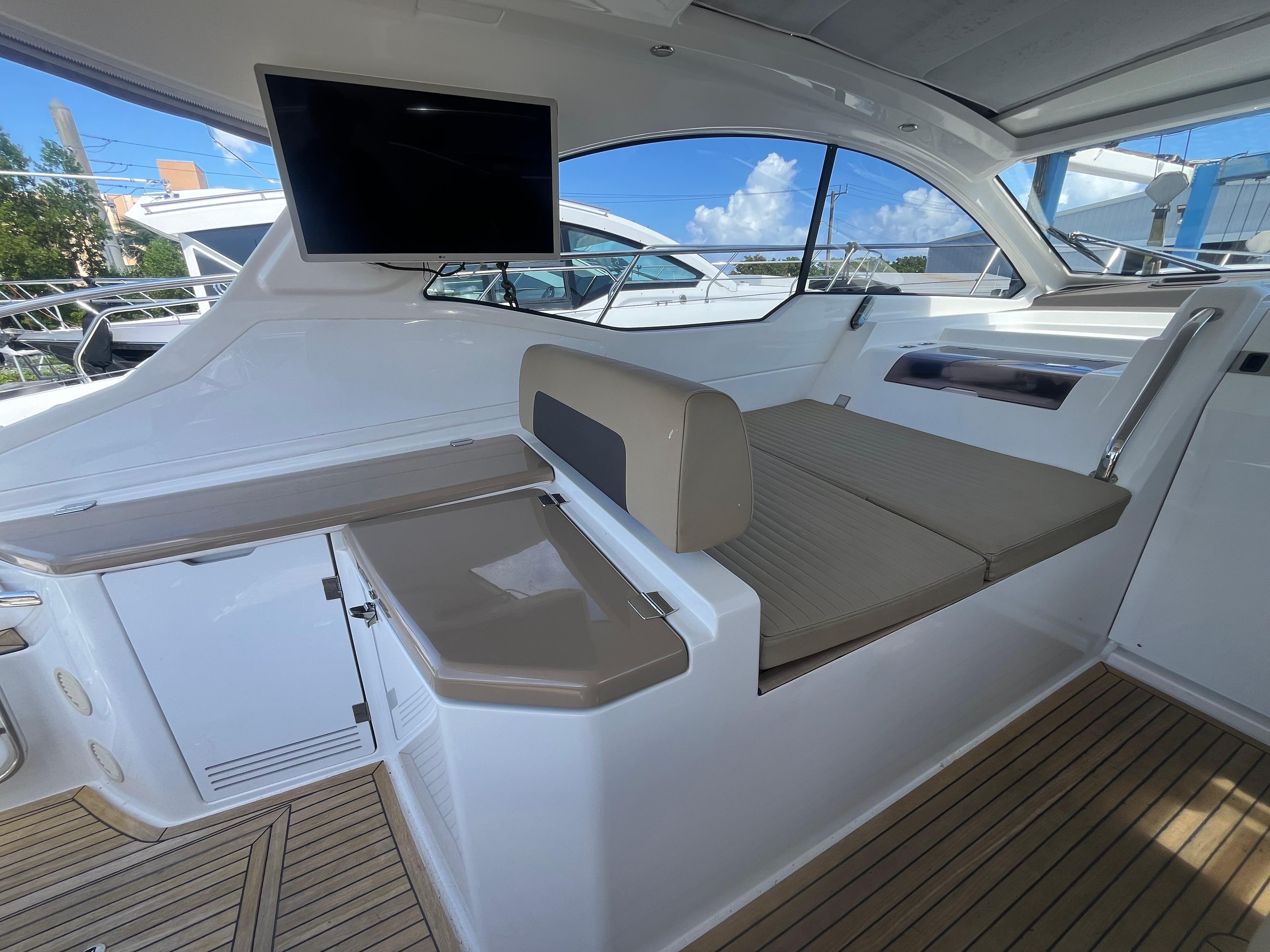 2016 Azimut