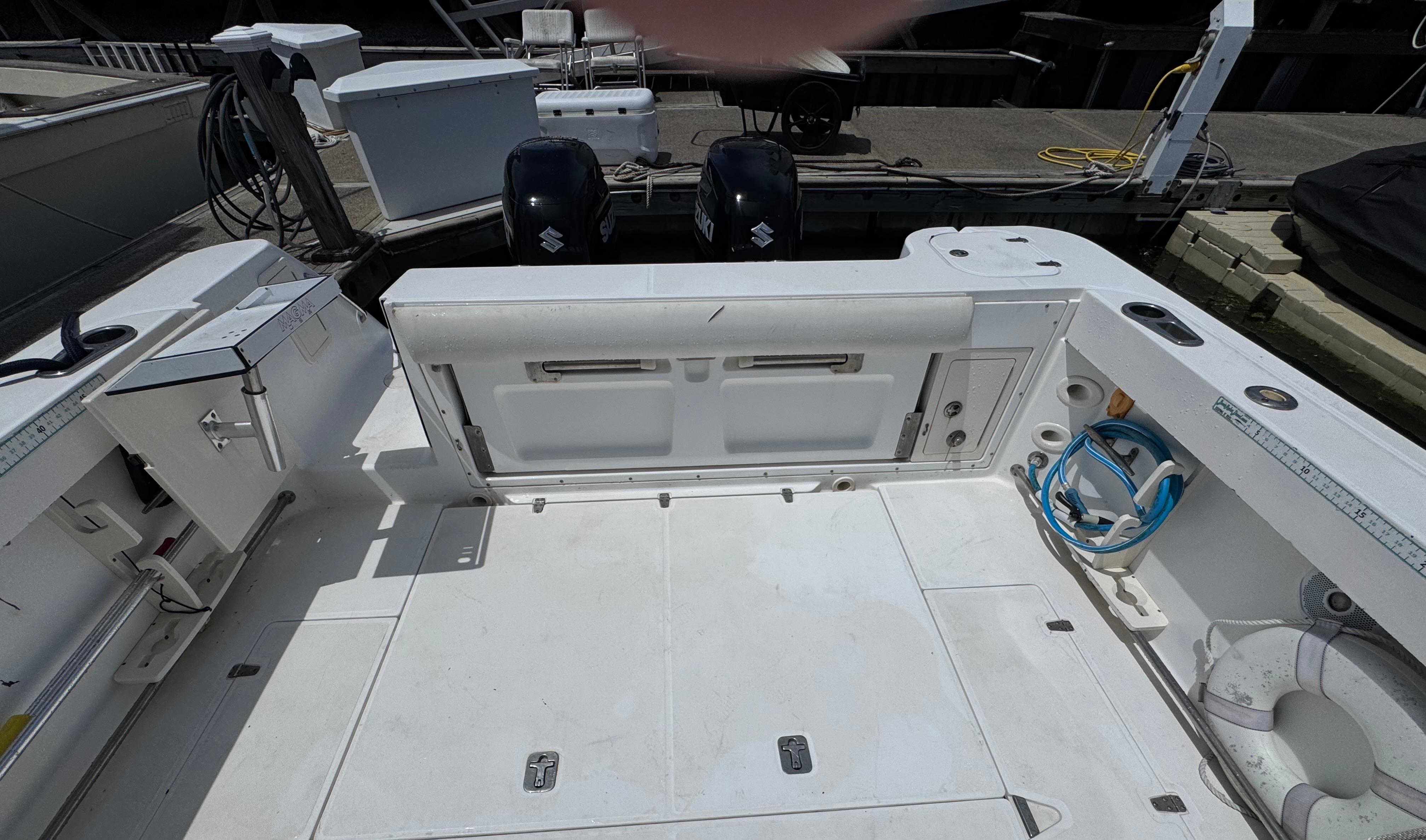 2004-boston-whaler-305-conquest-power-9802854-978657139-0-200520251437-10