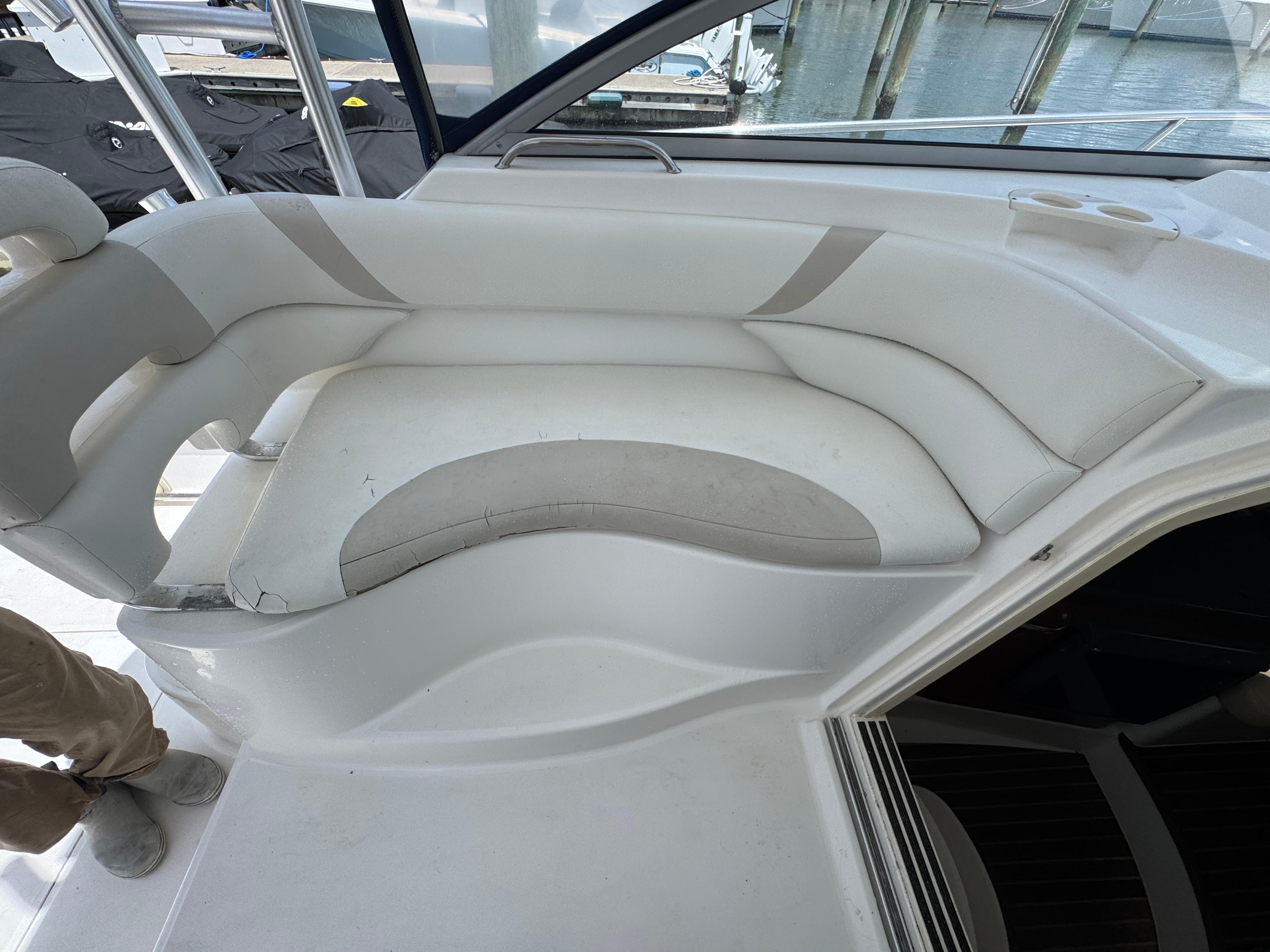 2004-boston-whaler-305-conquest-power-9802854-978657144-0-200520251437-15
